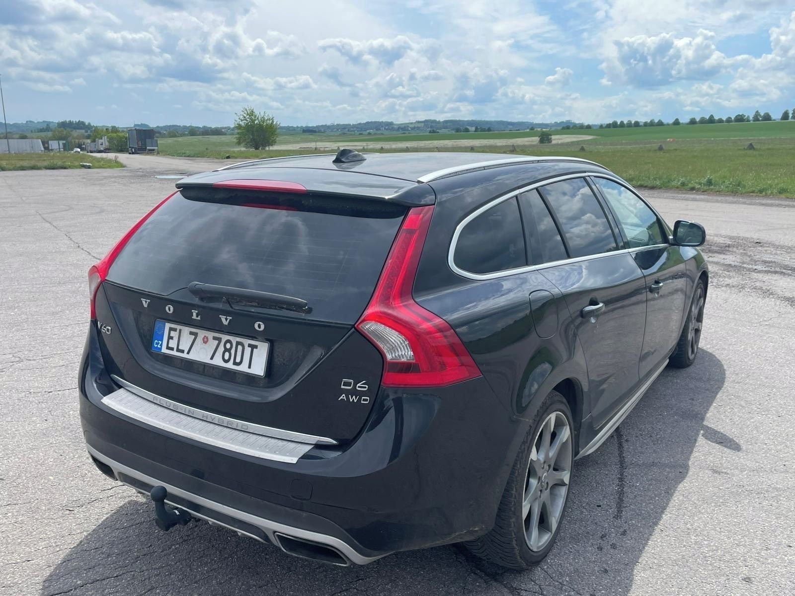 Volvo V60, D6 AWD PHEV - fotka 3