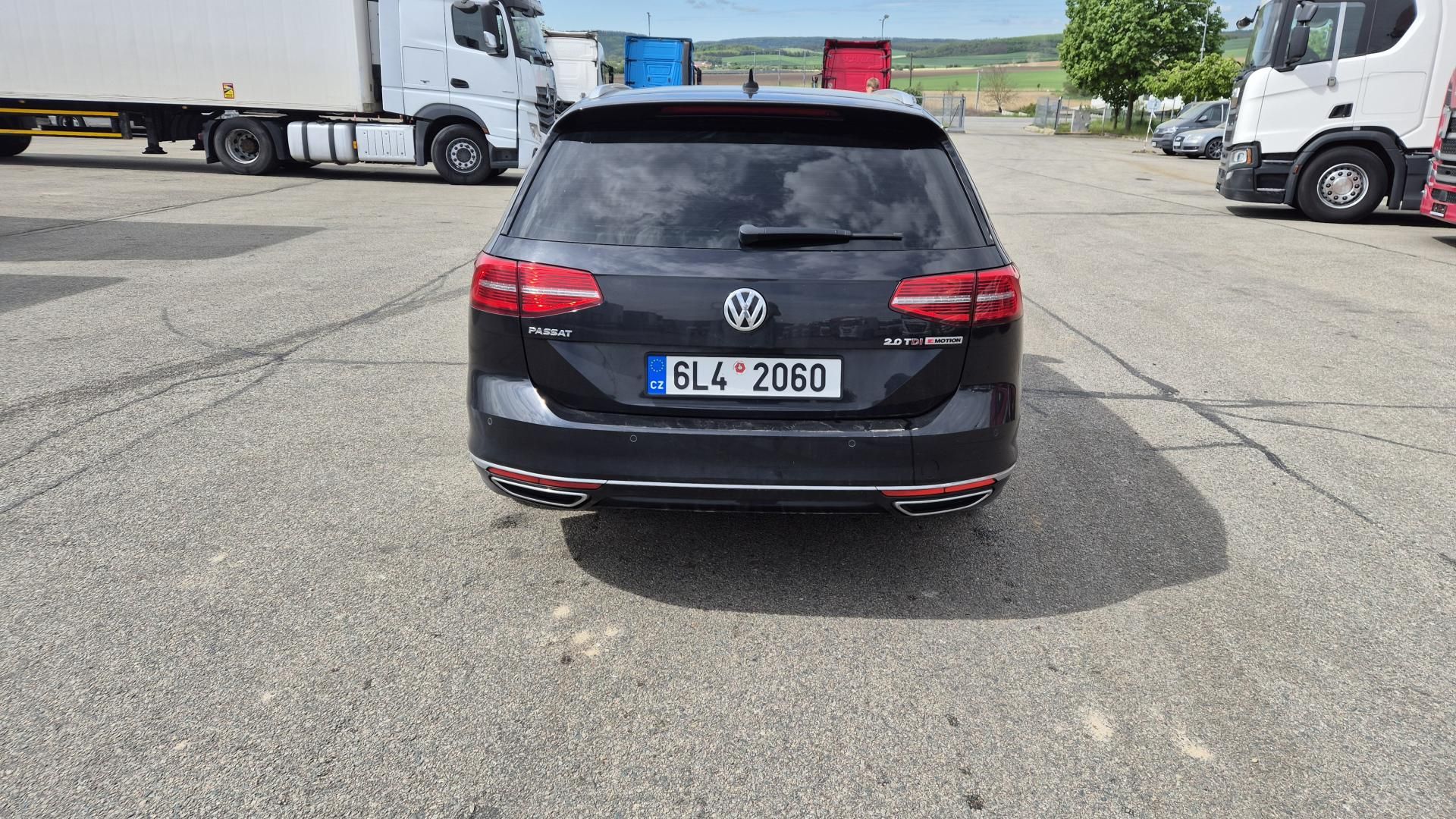 Volkswagen Passat, 2,0 TDi 140 kW - fotka 6