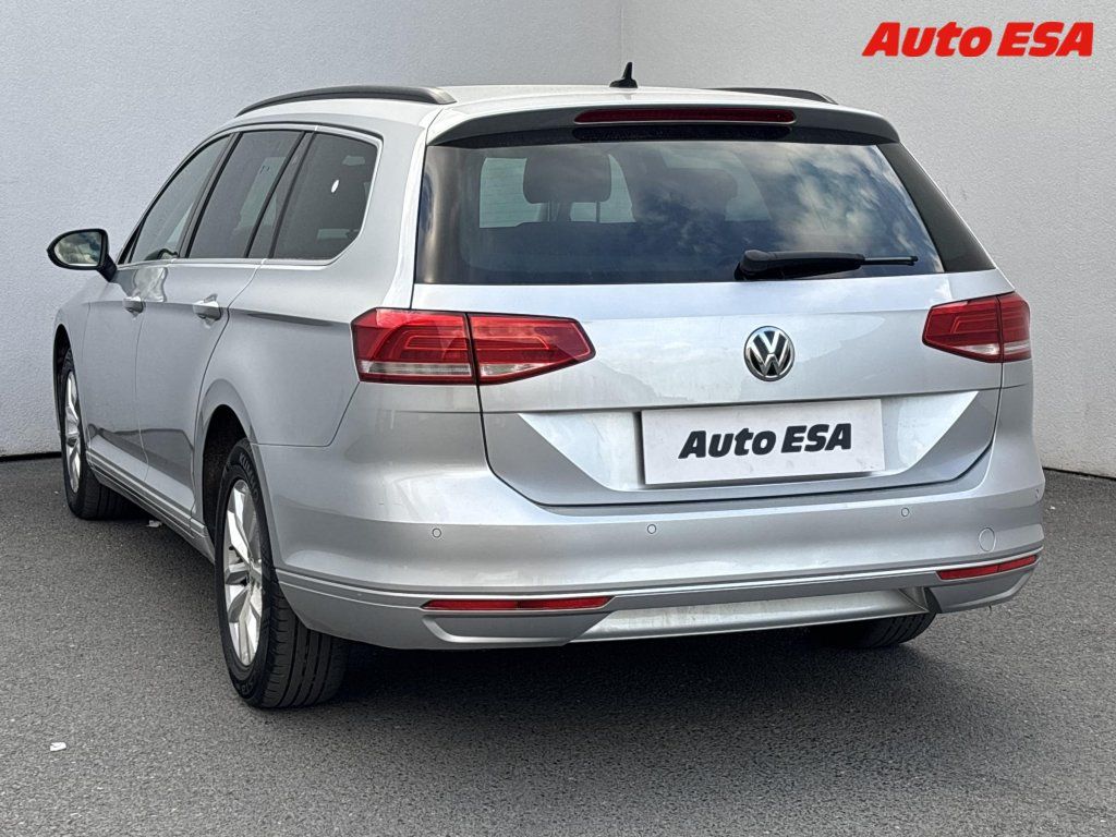 Volkswagen Passat, 1.6 TDi,Comfortline - fotka 6