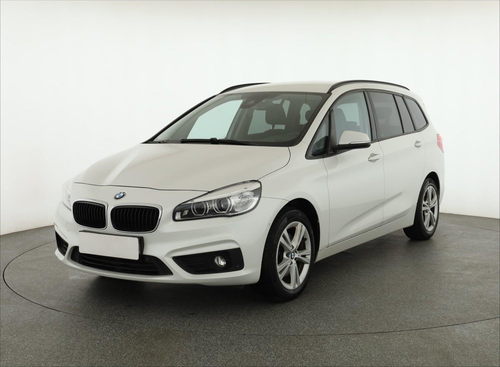 BMW Řada 2, 218d Gran Tourer, Serv.kniha - fotka 2