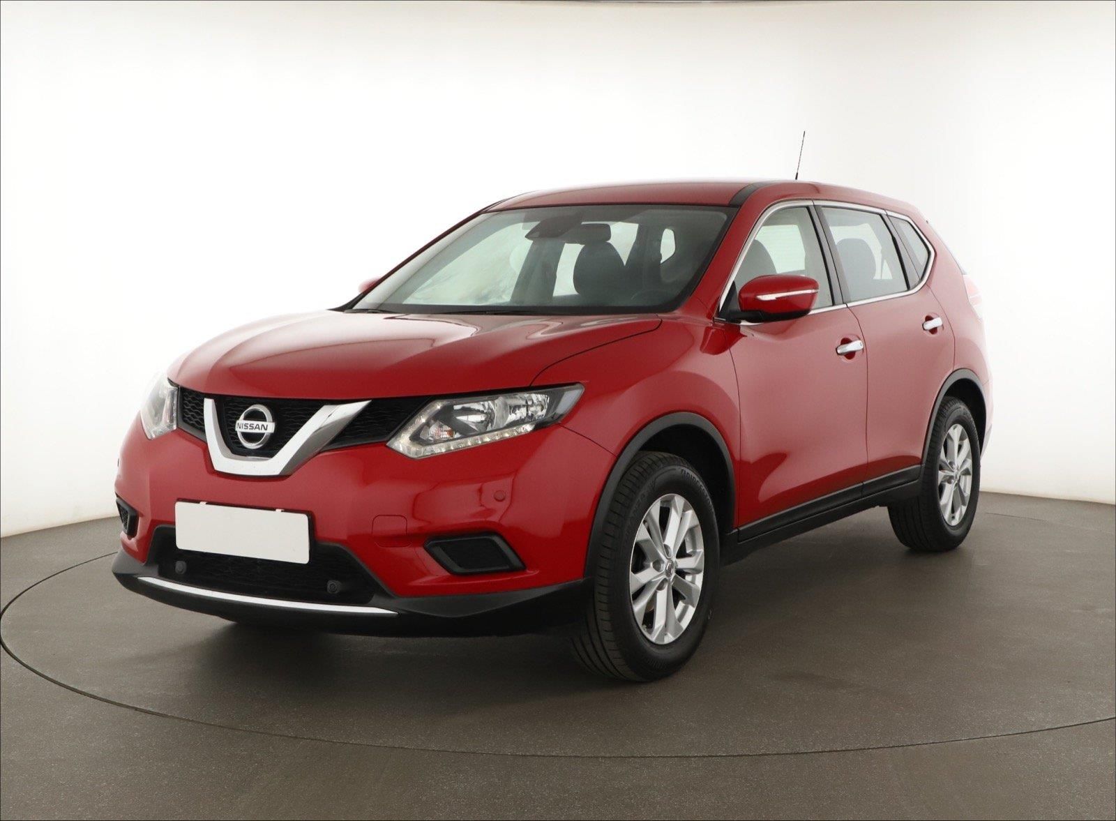 Nissan X-Trail, 1.6 DIG-T, ČR,1.maj - fotka 2