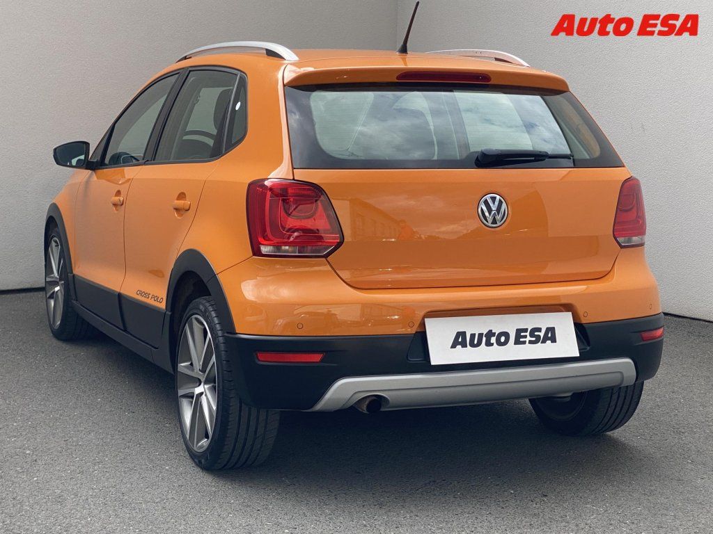 Volkswagen Polo, 1.2 TSi,CROSS,výhřev sed - fotka 6