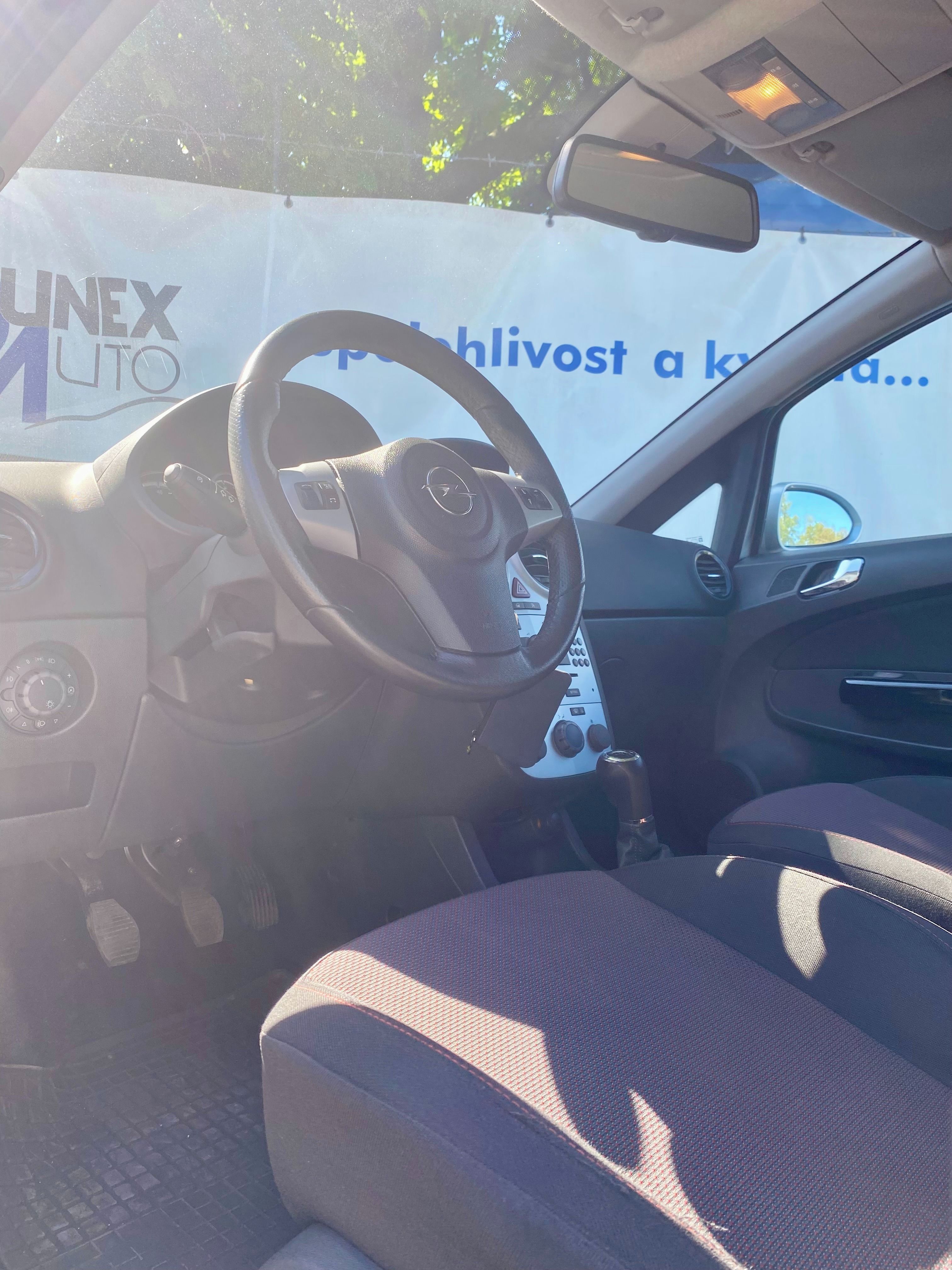 Opel Corsa, 1.4, 66kW, SERVISOVÁNO - fotka 6