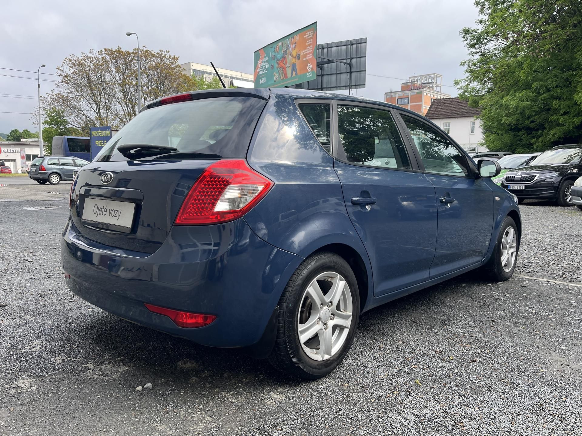 Kia Cee´d, 1,6 CRDi 85 Kw ČR!!! - fotka 5