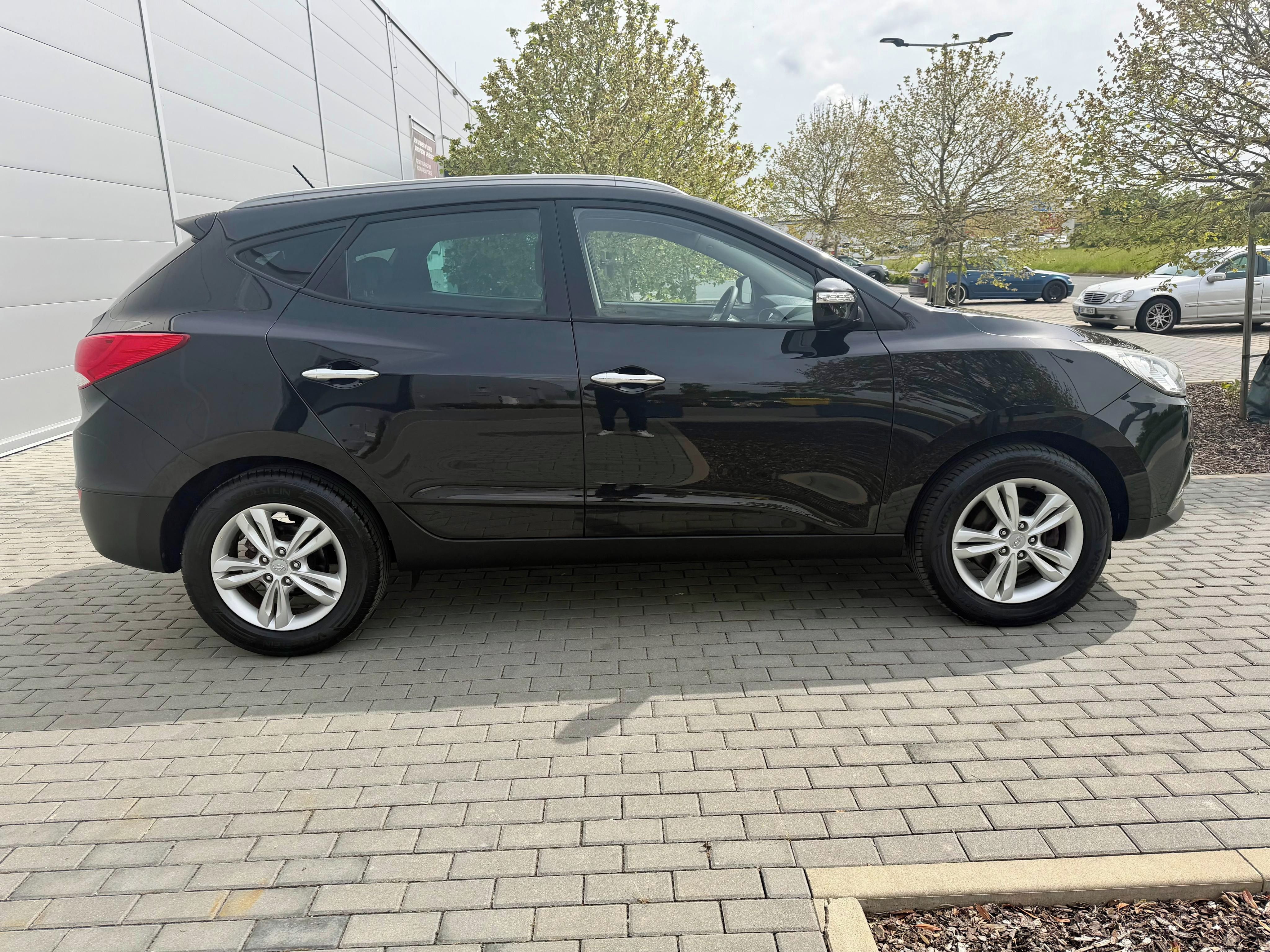 Hyundai ix35, 2.0i Style 2WD - fotka 4