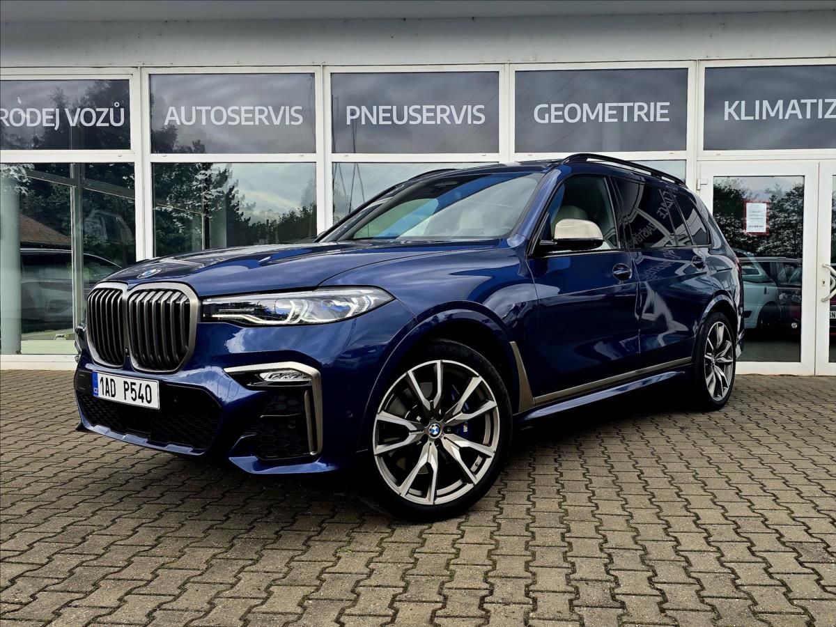BMW X7, 4,4 i 7MÍST TOP KOMPLET VÝBAVA