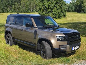 LAND ROVER DEFEDER D300 X