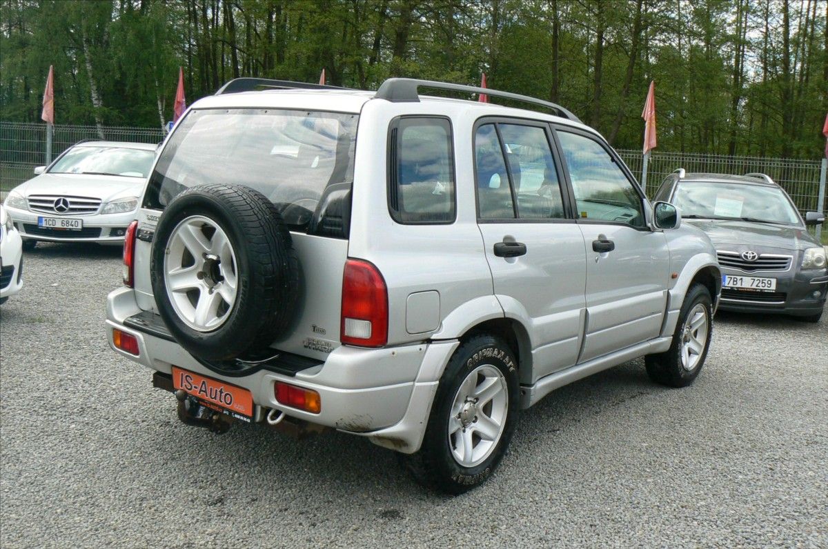 Suzuki Grand Vitara, 2,0 4x4 koroze - fotka 4