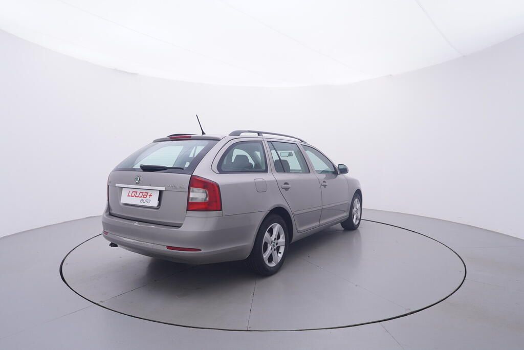 Škoda Octavia, Ambiente 1.9 TDI 77 kW - fotka 5