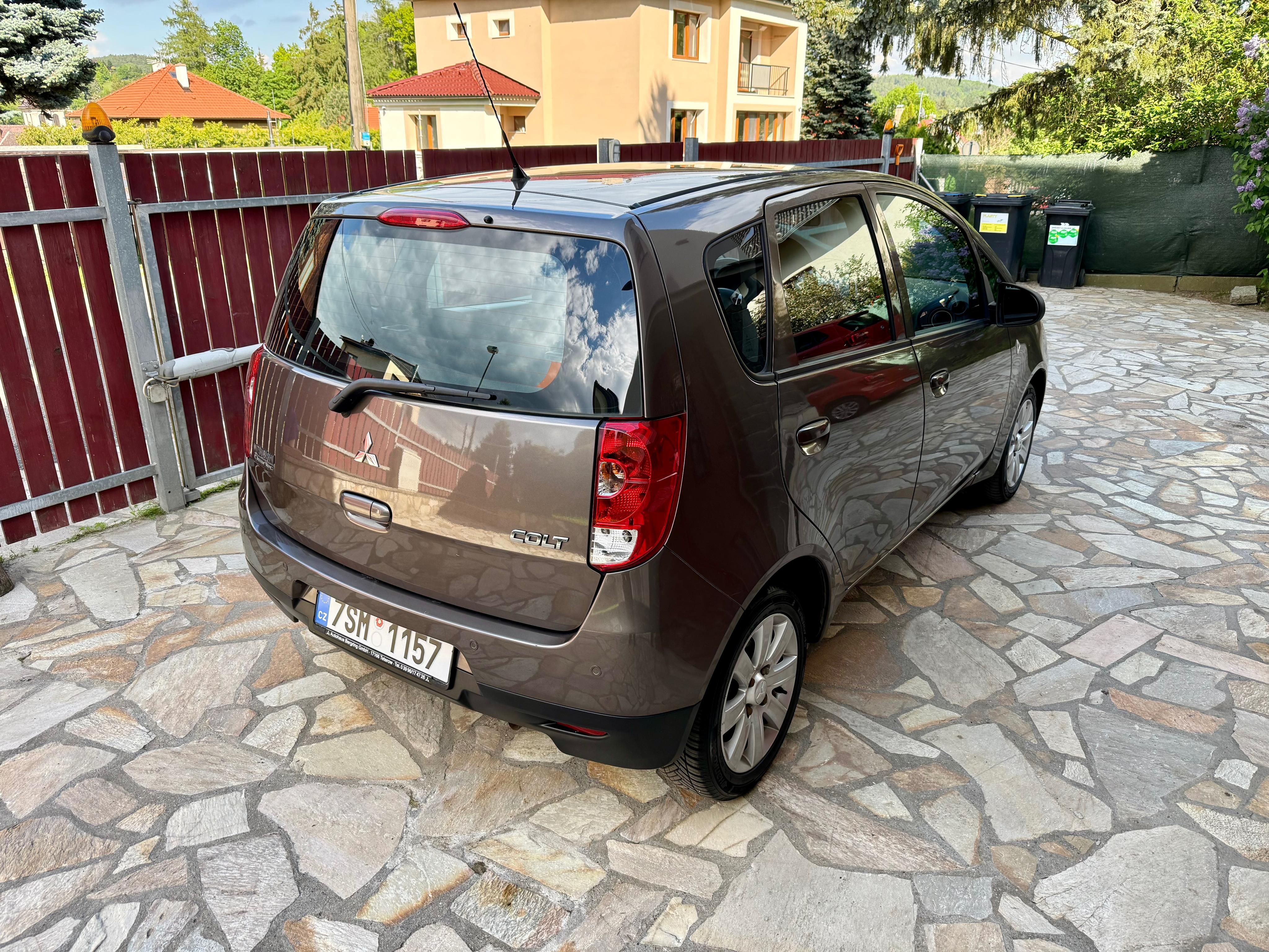 Mitsubishi Colt, 1,3 70KW KLIM 1 MAJITEL SERVIS - fotka 4