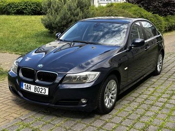 E90 320i Serviska Facelift