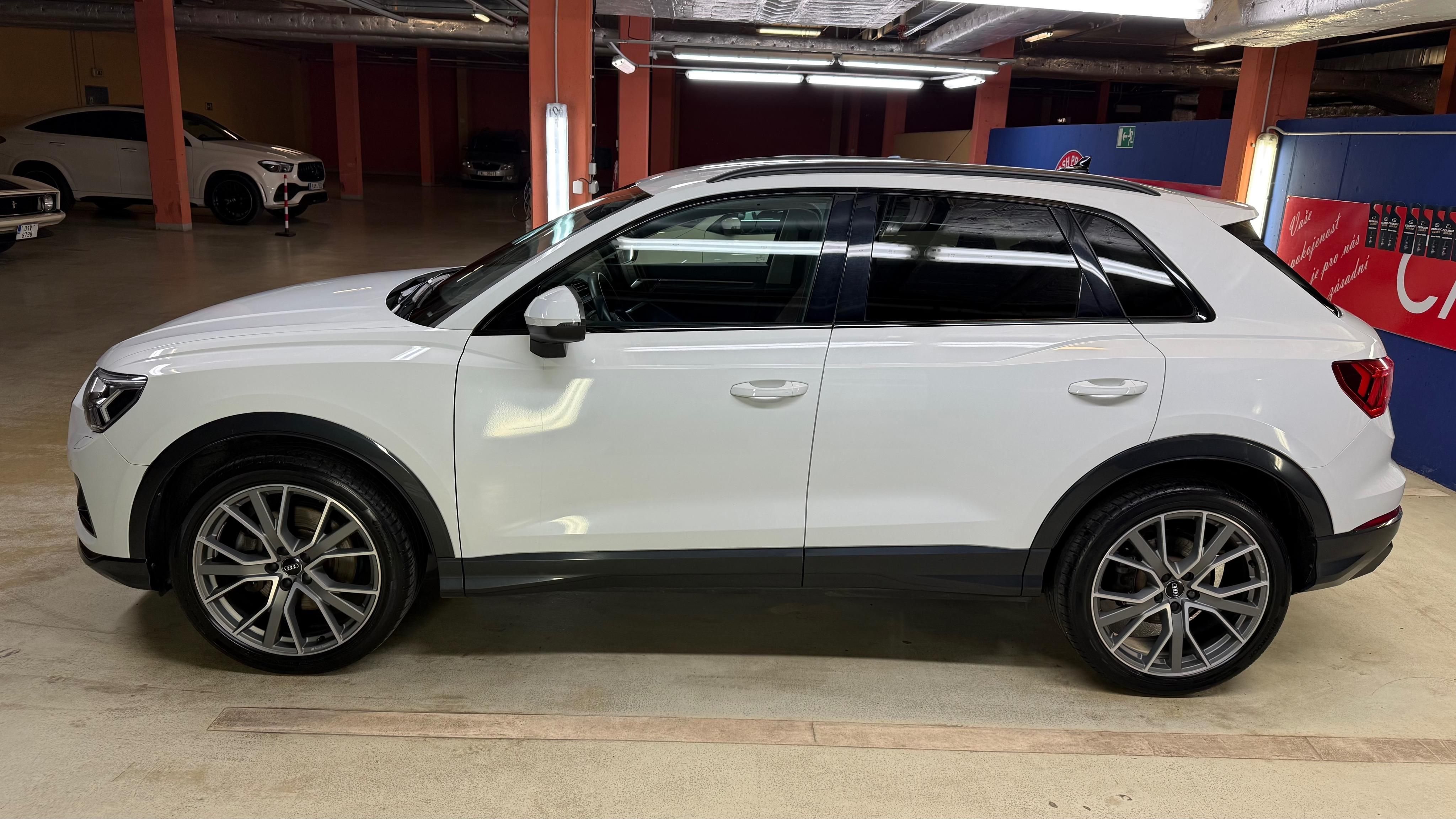 Audi Q3, 1majitel/nebouraná/Sline/Čr - fotka 4