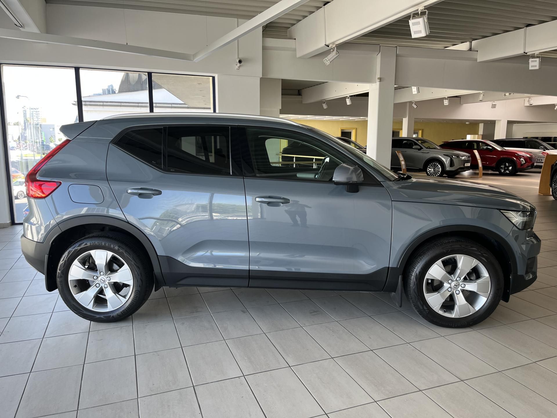 Volvo XC40, D3 FWD MOMENTUM SE - fotka 4