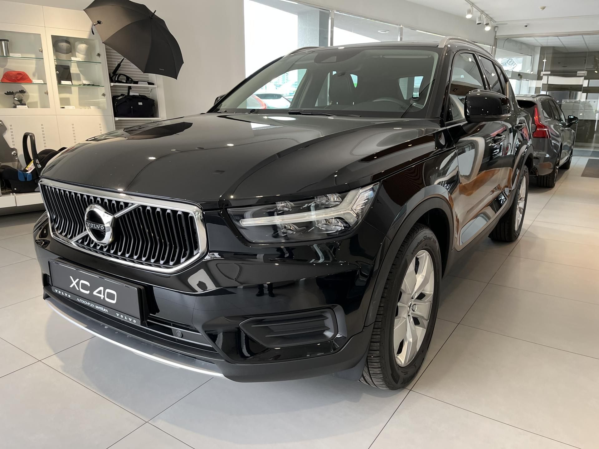 Volvo XC40, D3 AWD MOMENTUM