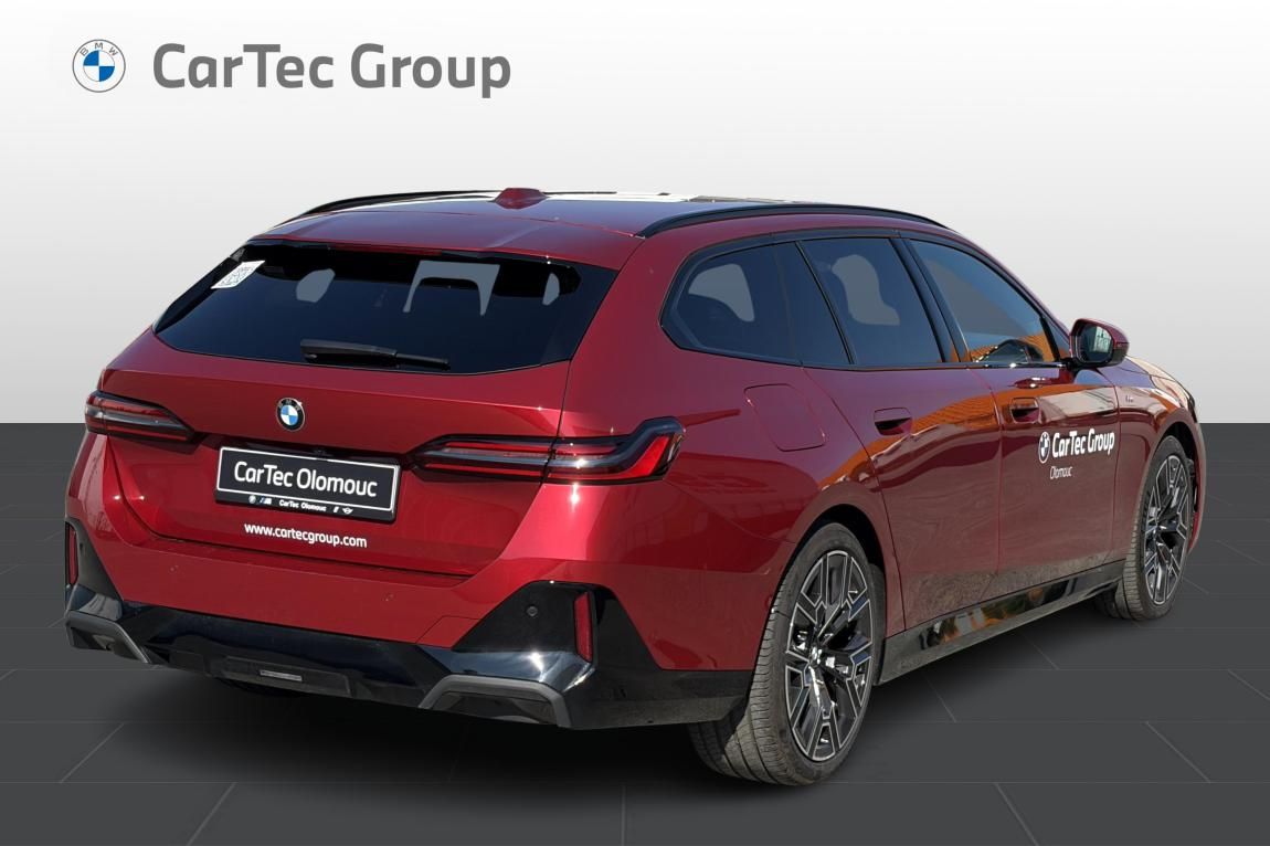 BMW Řada 5, 540d xDrive Touring - fotka 6