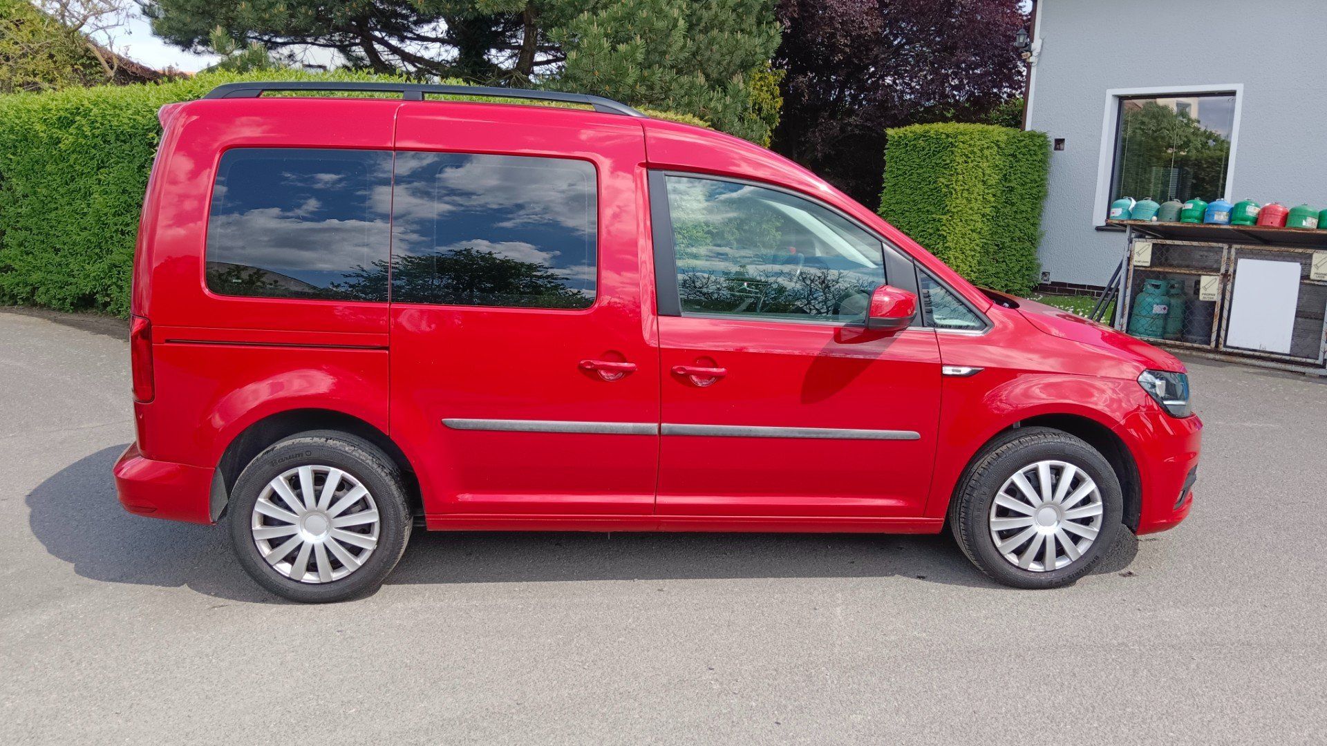 Volkswagen Caddy, 1.4 I 92 KW ČR - fotka 2