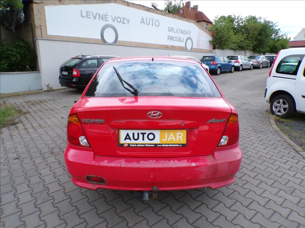 Hyundai Accent, 1,3 i  TAŽNÉ ZAŘÍZENÍ - fotka 6