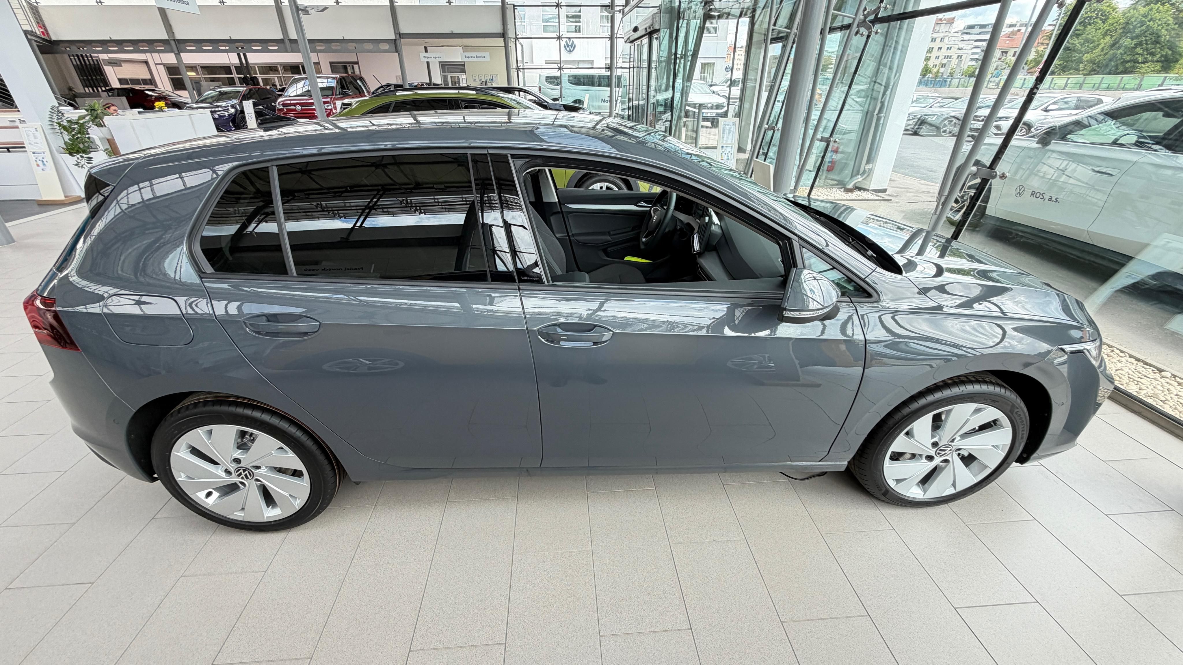 Volkswagen Golf, People 1.5 eTSI 7DSG - fotka 4