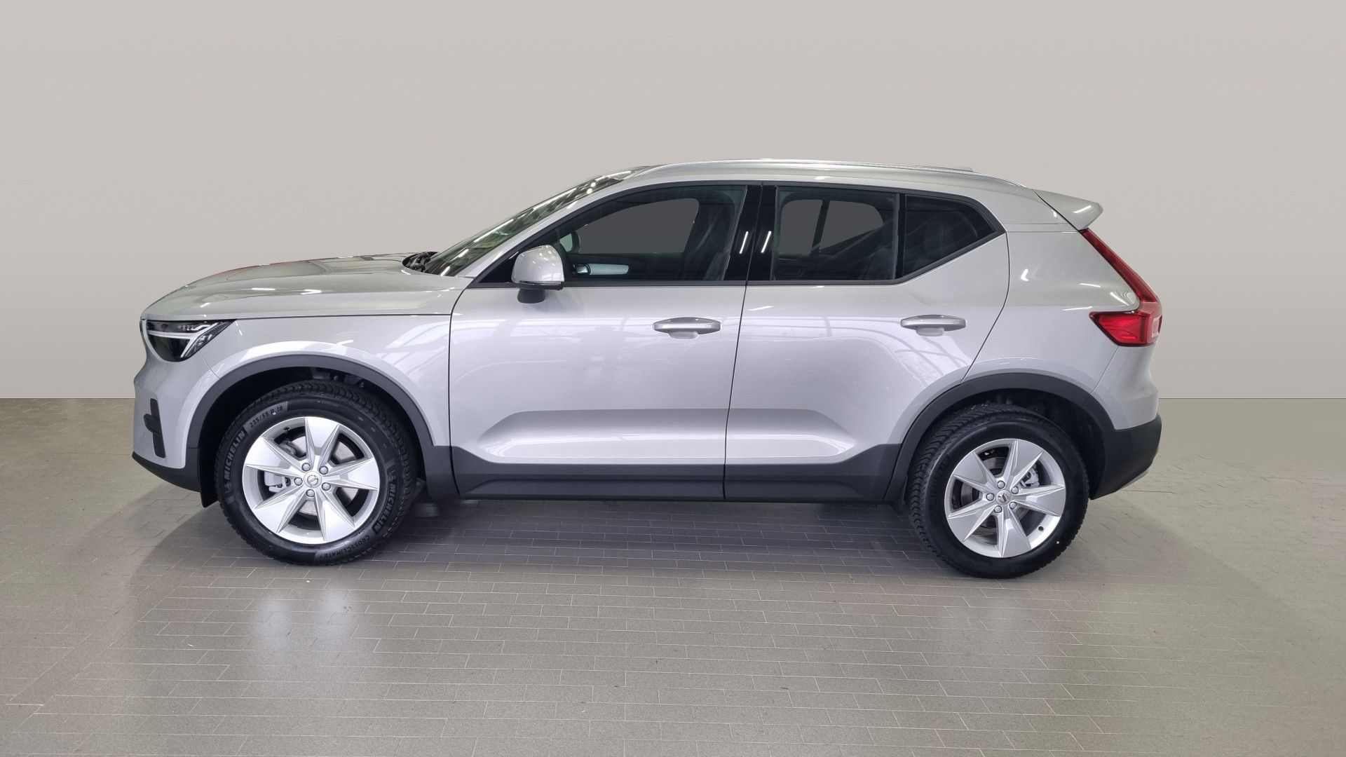 Volvo XC40, B3 2.0L 163 HP AT7 FWD CORE - fotka 5