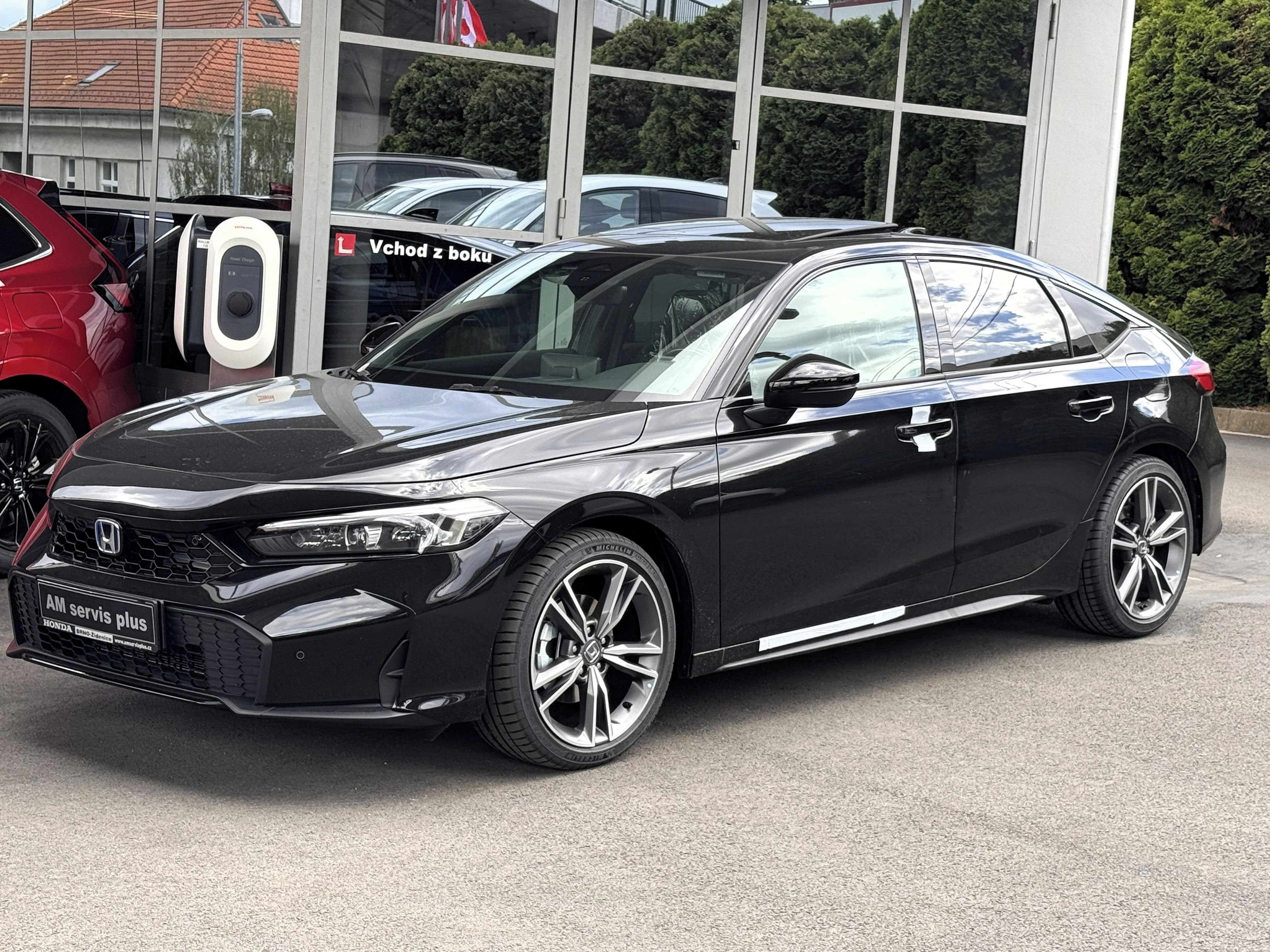 Honda Civic, 2.0e:HEV Advance - fotka 4