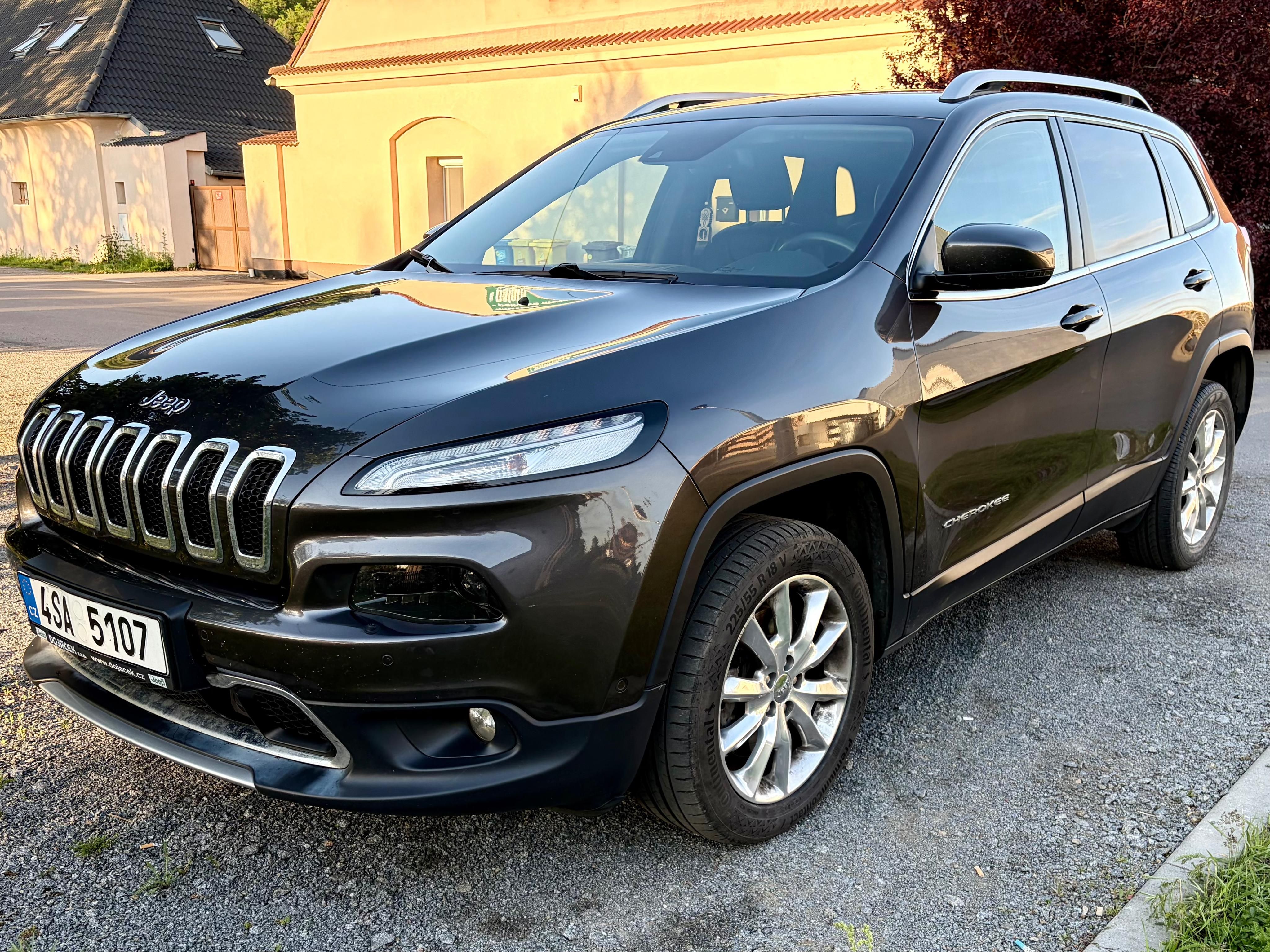 Jeep Cherokee, Limited, 2.2D, 1.Majitel, ČR - fotka 2