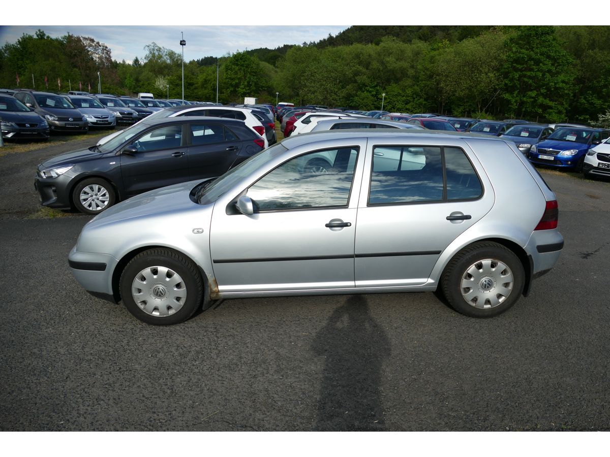 Volkswagen Golf, 1,6 77KW DIGI-KLIMA - fotka 5