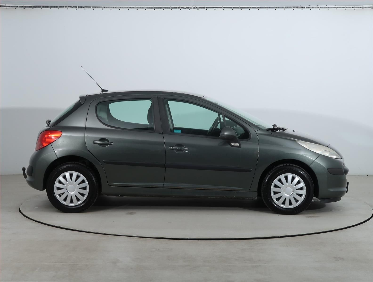 Peugeot 207, 1.4, Tažné, Parkovací asistent - fotka 6