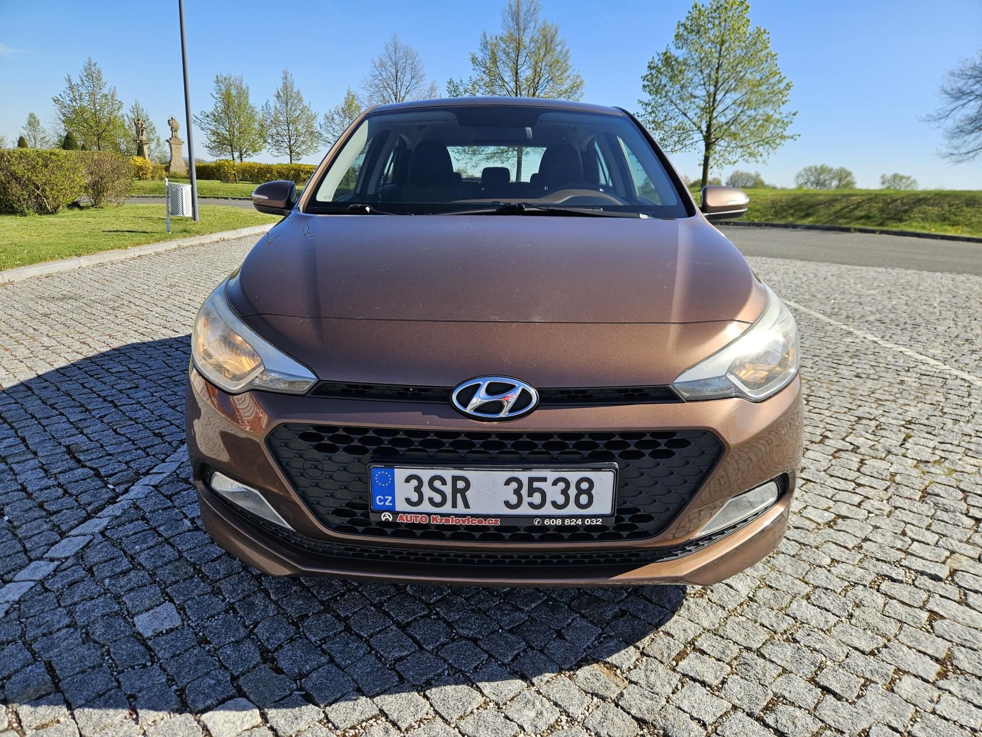 Hyundai i20, HEZKÝ STAV, SPLÁTKY - fotka 3