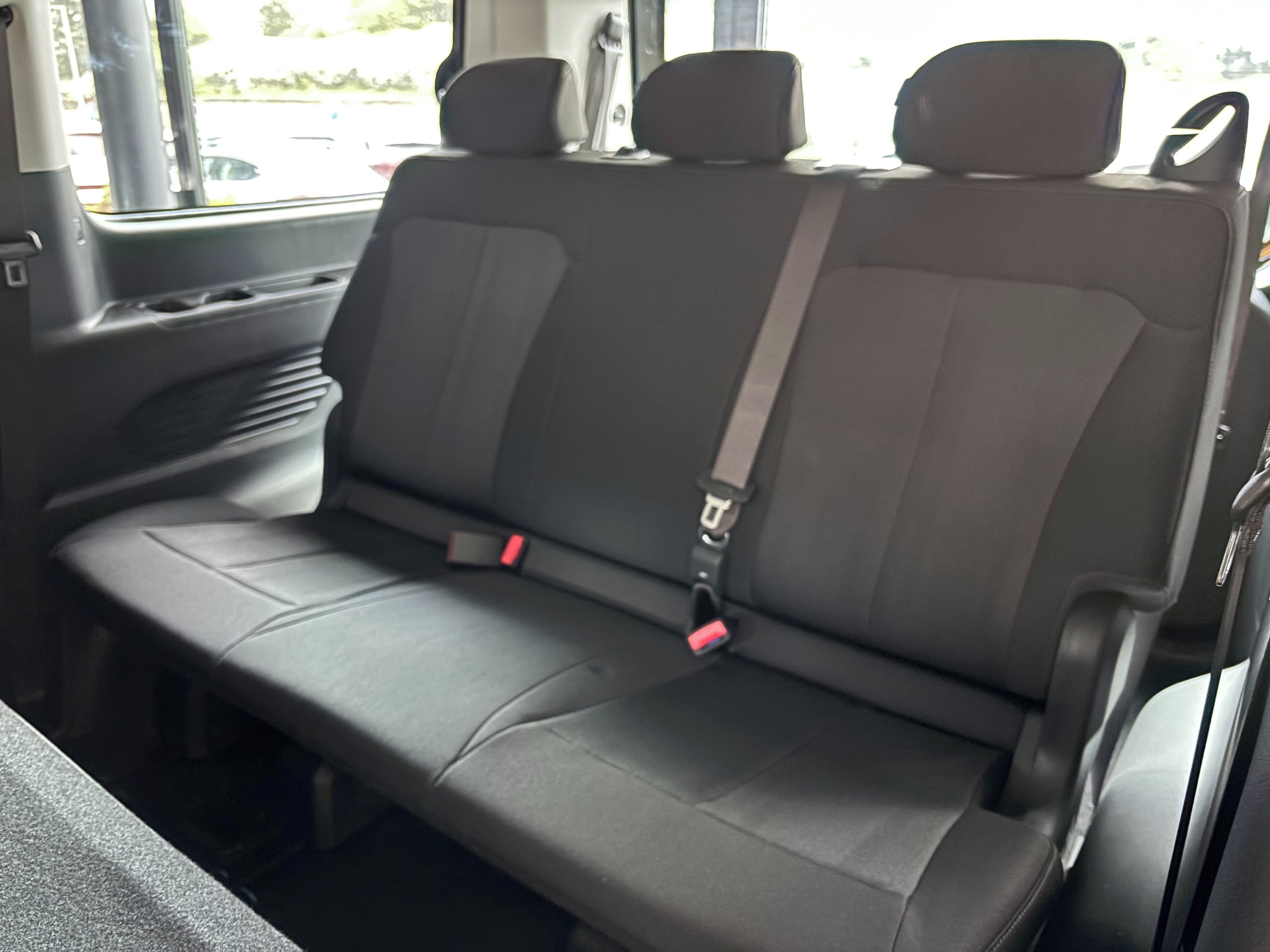 Hyundai Staria, Comfort 1.6TGDI HEV 165kW 9M - fotka 5