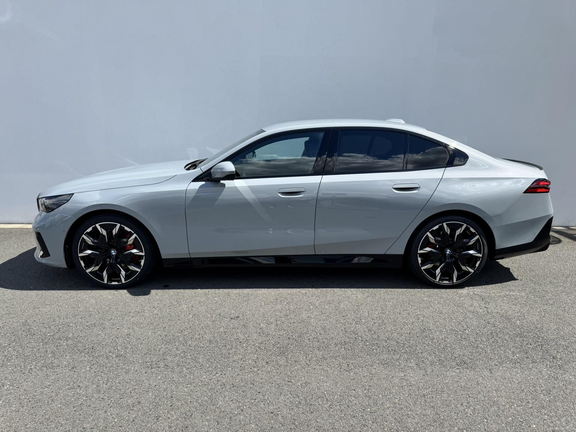 BMW Řada 5, 540d xDrive Sedan - fotka 3