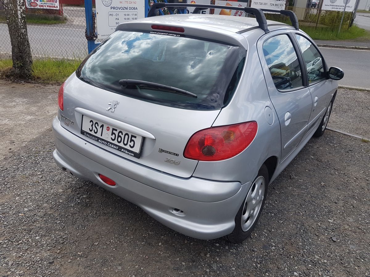 Peugeot 206, 1.1i NOVÁ STK - fotka 6