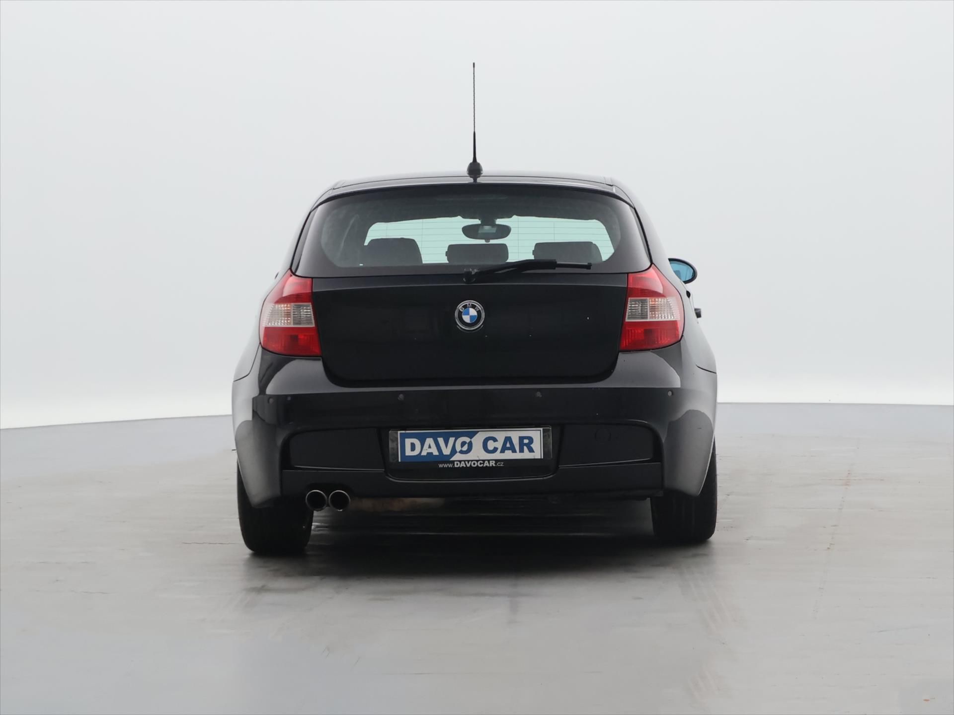 BMW Řada 1, 3,0 130i 209kW Aut.Klima - fotka 6