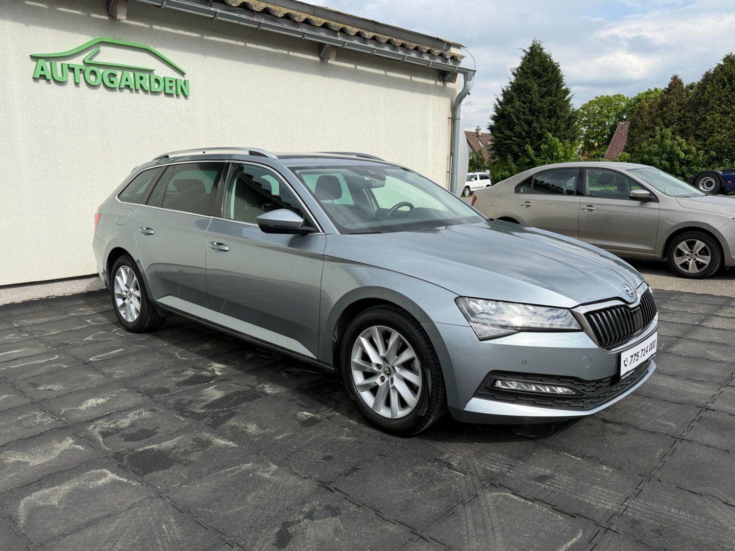Škoda Superb, 2.0TDi 147kW 4x4 DSG ACC - fotka 2