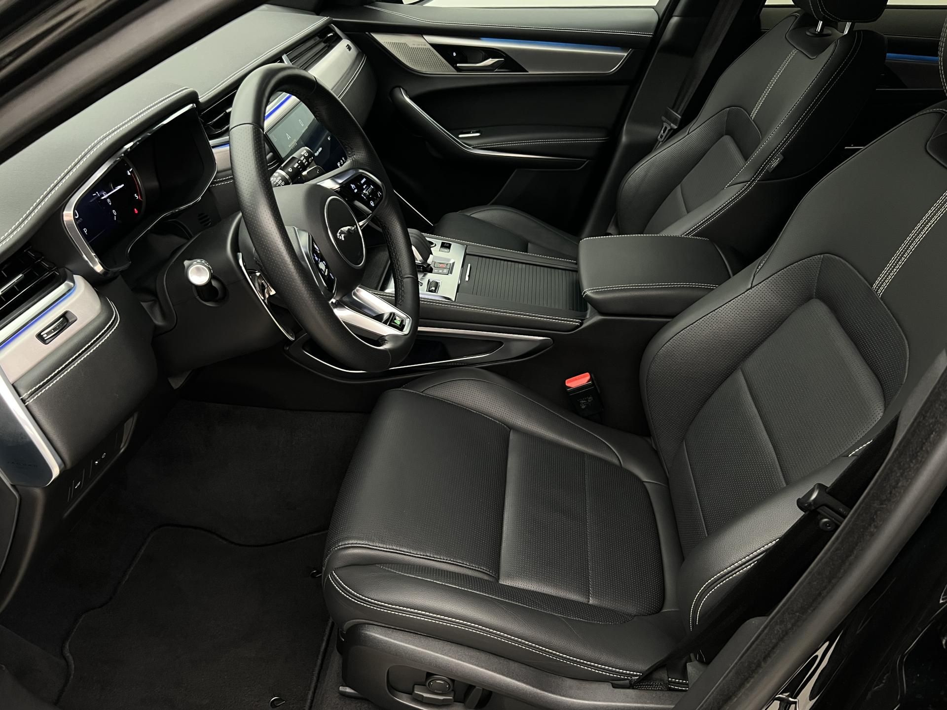 Jaguar F-Pace, D200 R-DYNAMIC SE AWD AUT - fotka 3