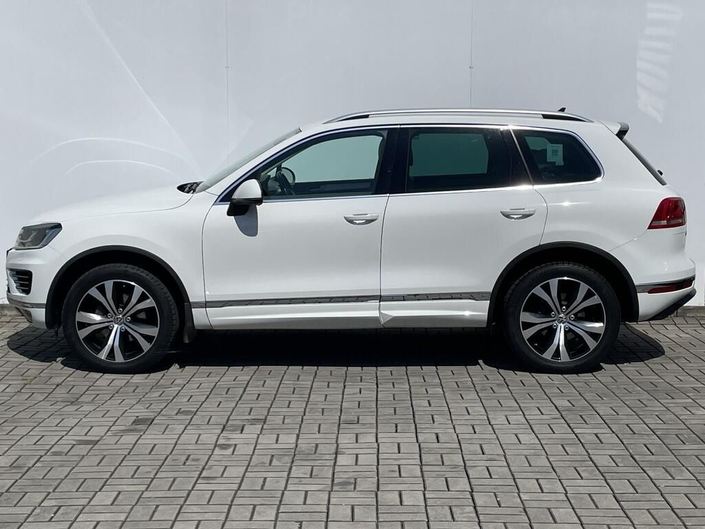 Volkswagen Touareg, R-Line 3.0 TDI 193 kW - fotka 3