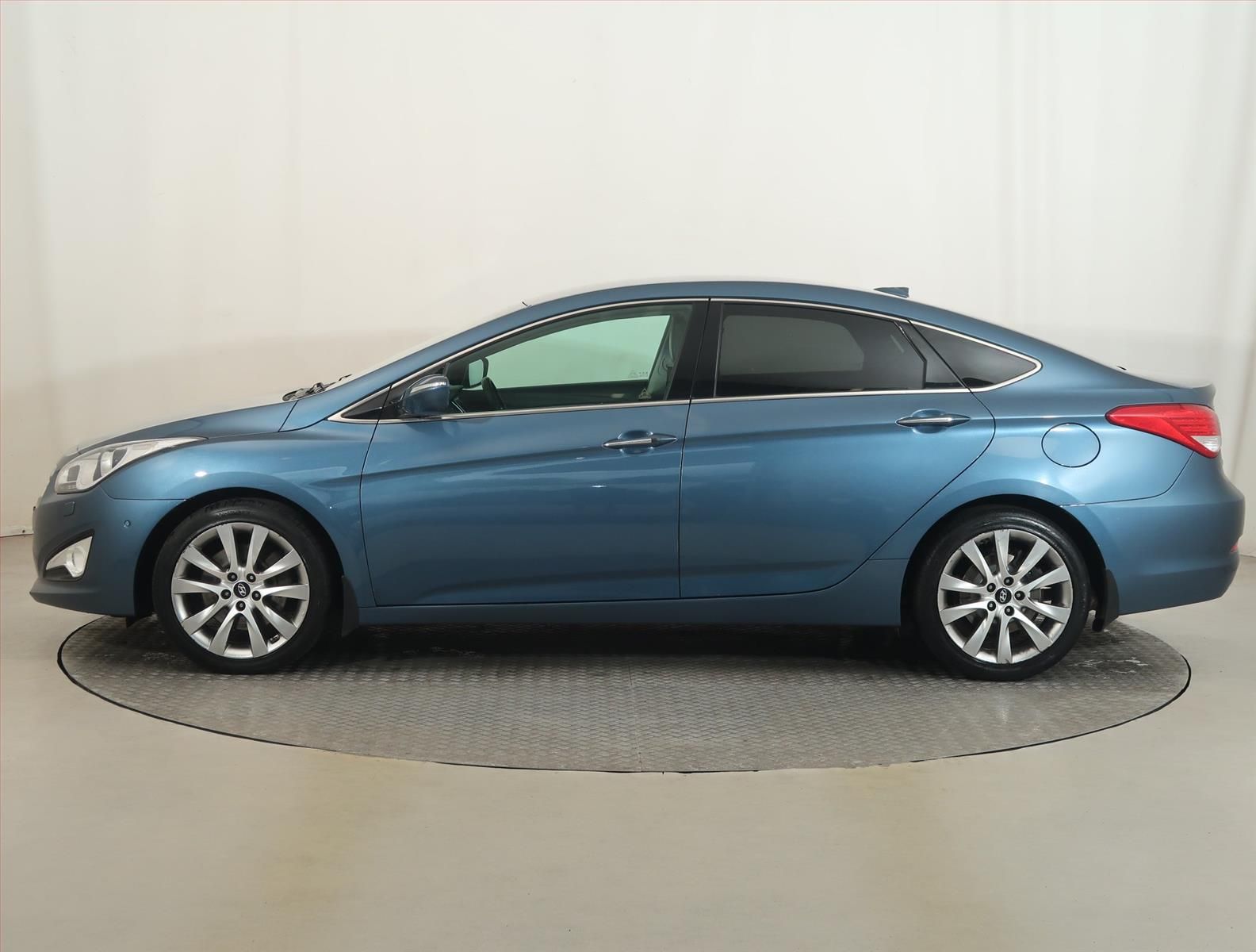 Hyundai i40, 1.7 CRDi, Serv.kniha, Navi - fotka 3