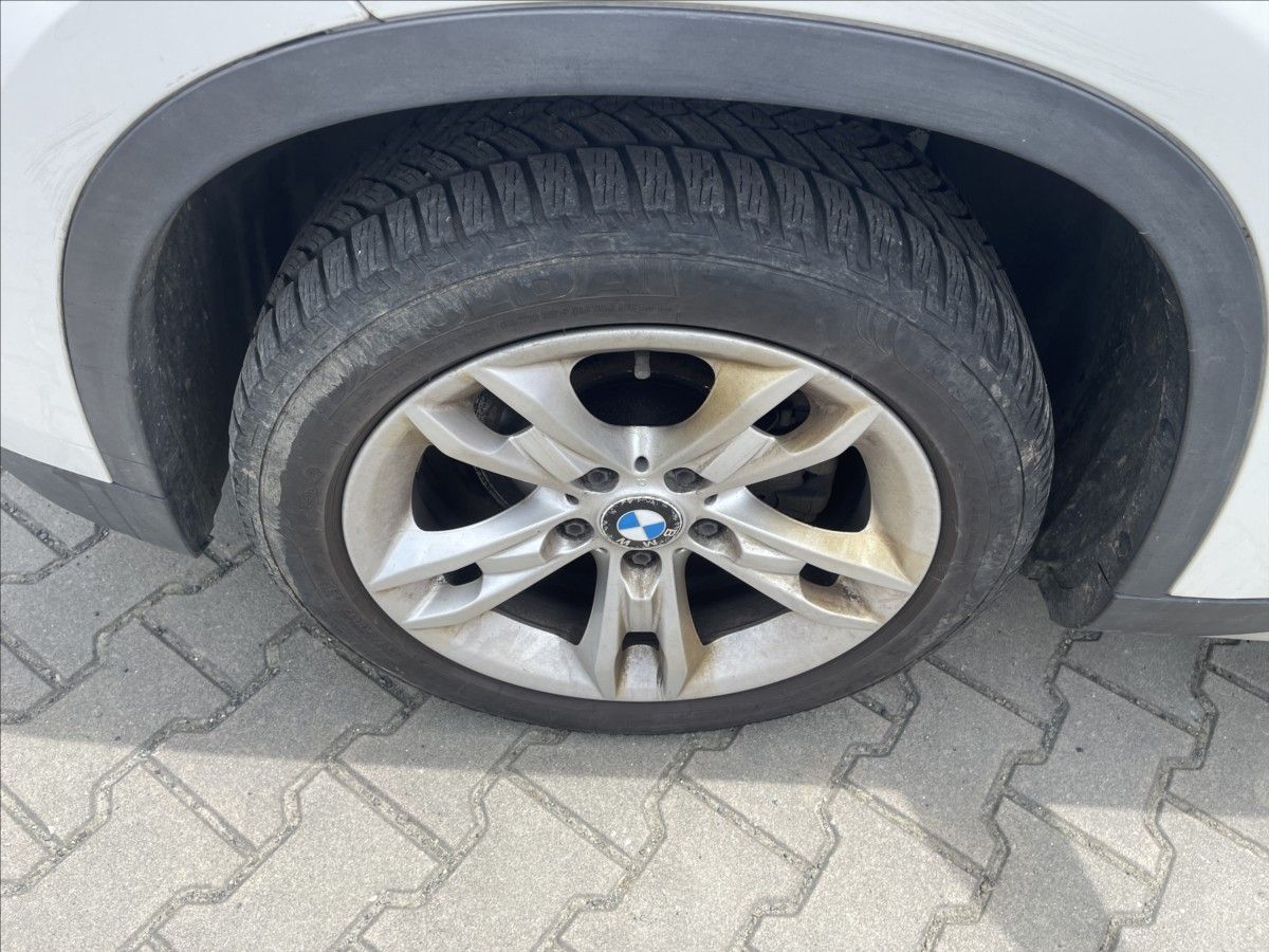 BMW X1, 2,0 D AT X-LINE S-DRIVE XENONY - fotka 5