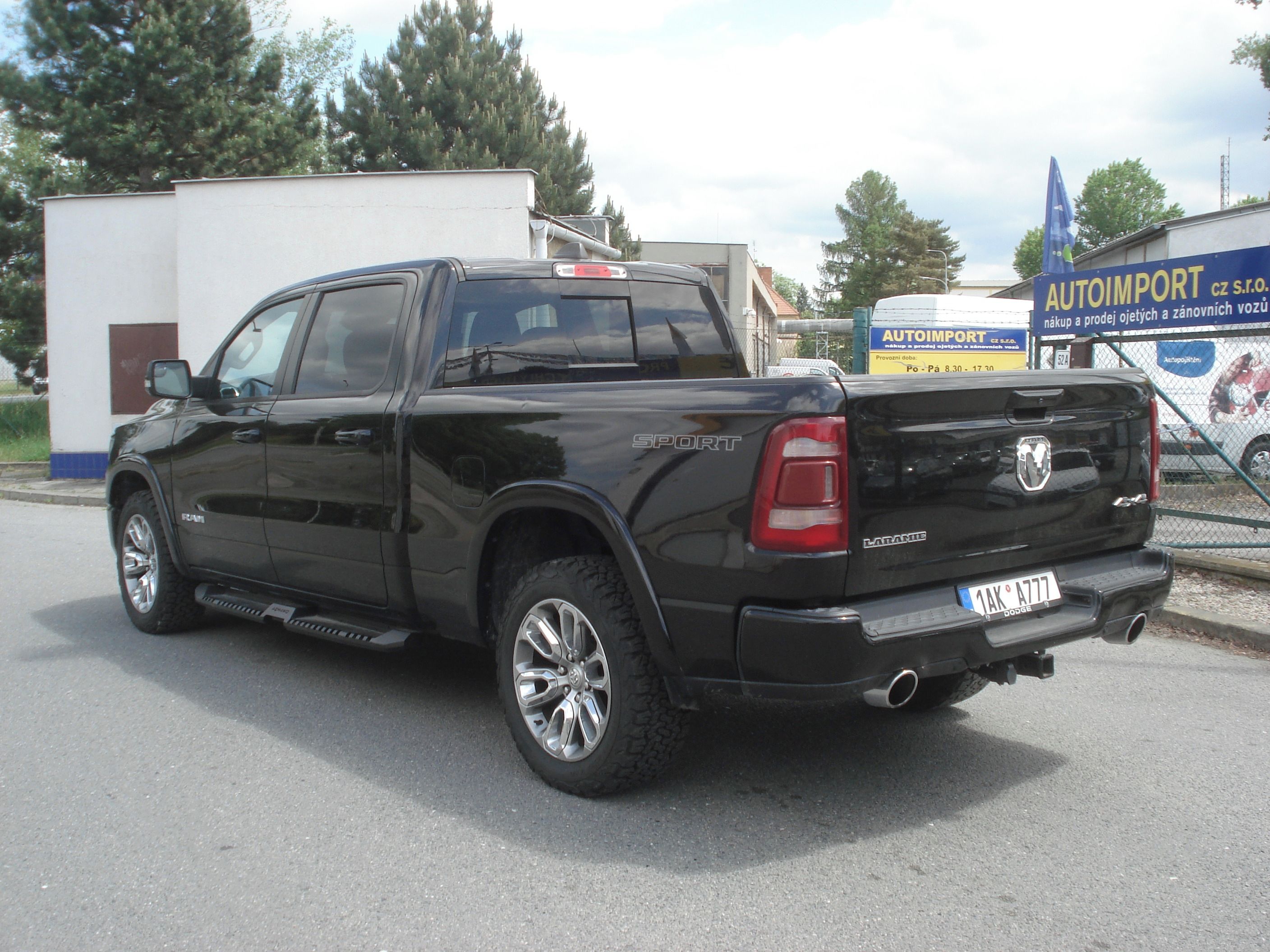 Dodge Ram 1500, 5.7 HEMI 295 kW LARAMIE - fotka 4