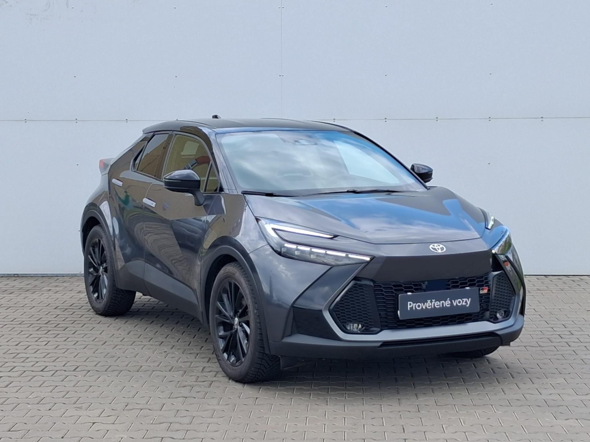 Toyota C-HR, 2,0 HEV e-CVT GR Sport - fotka 6