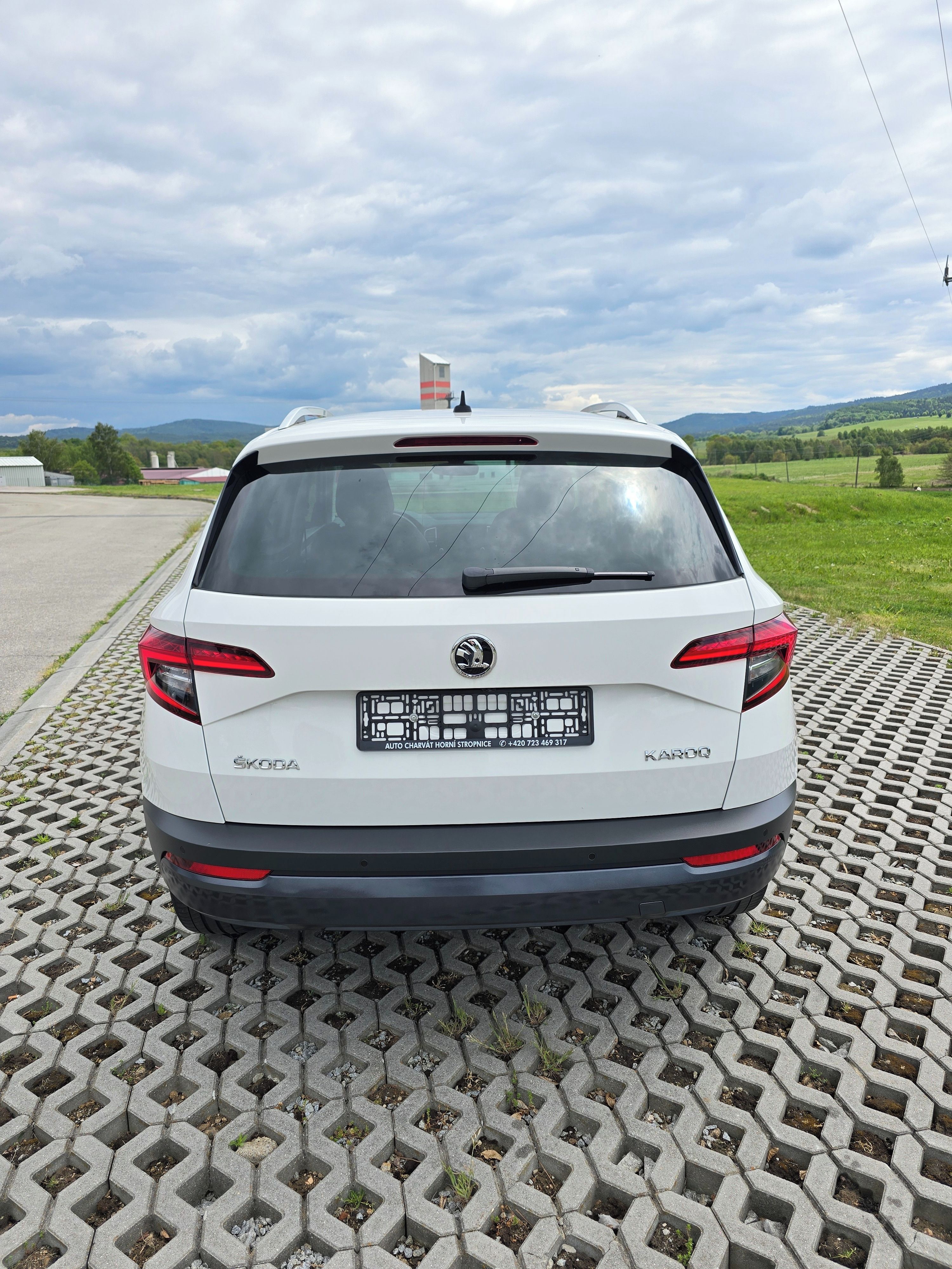 Škoda Karoq, 1.0 TSI Style DSG NAVI TAŽNÉ - fotka 6