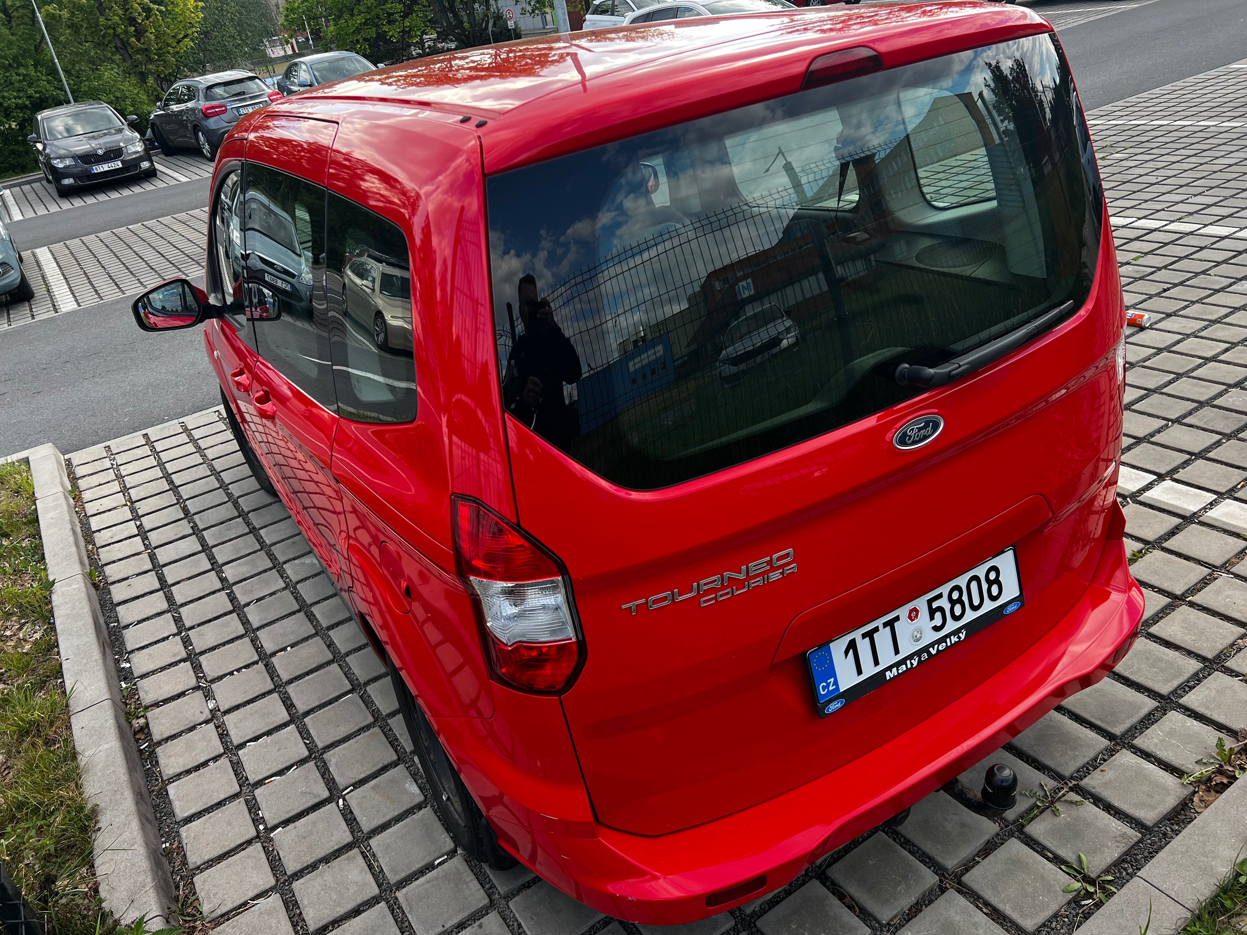 Ford Tourneo Courier, Facelif ČR původ - fotka 4