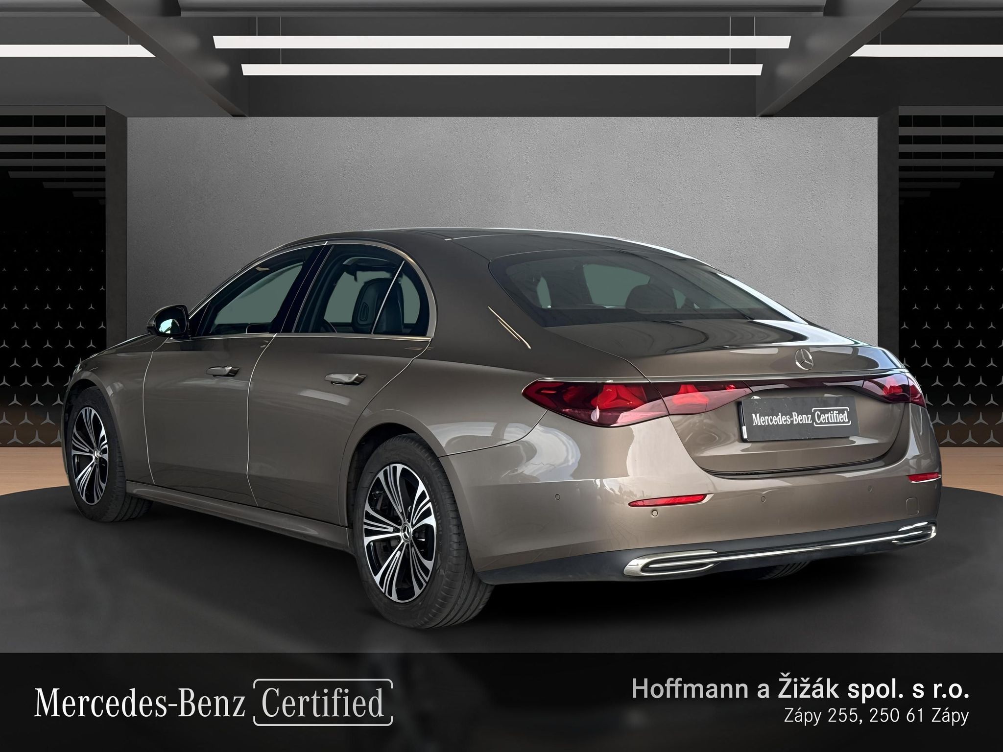 Mercedes-Benz Třídy E, E 220d 4MATIC - fotka 3