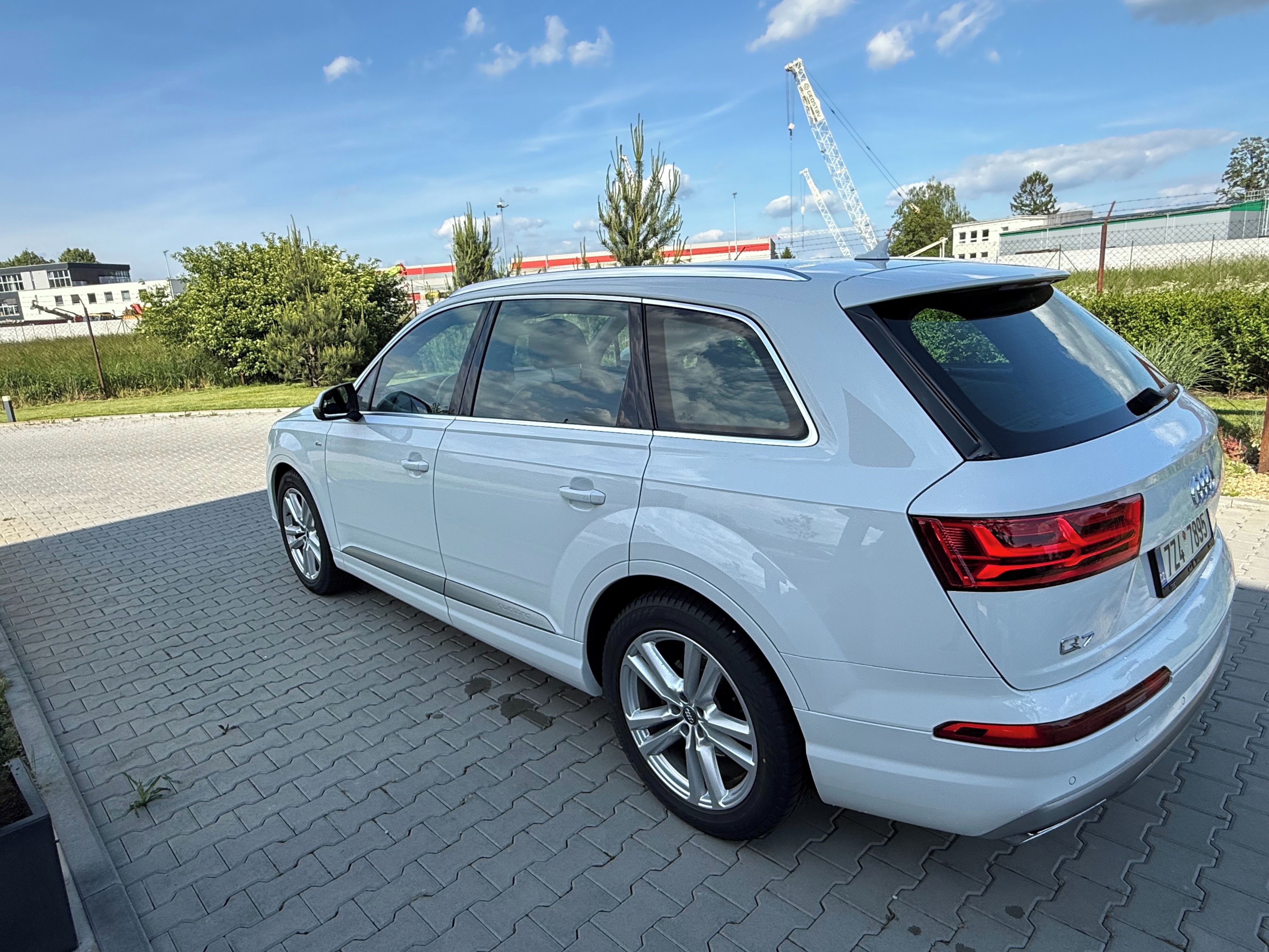 Audi Q7, 3.0TDI,S-LINE,VZDUCH,TAŽNÉ,LED - fotka 5