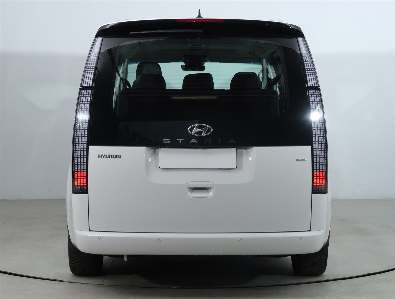 Hyundai Staria, 2.2 CRDi, HTRAC, Tour, 9 míst - fotka 4