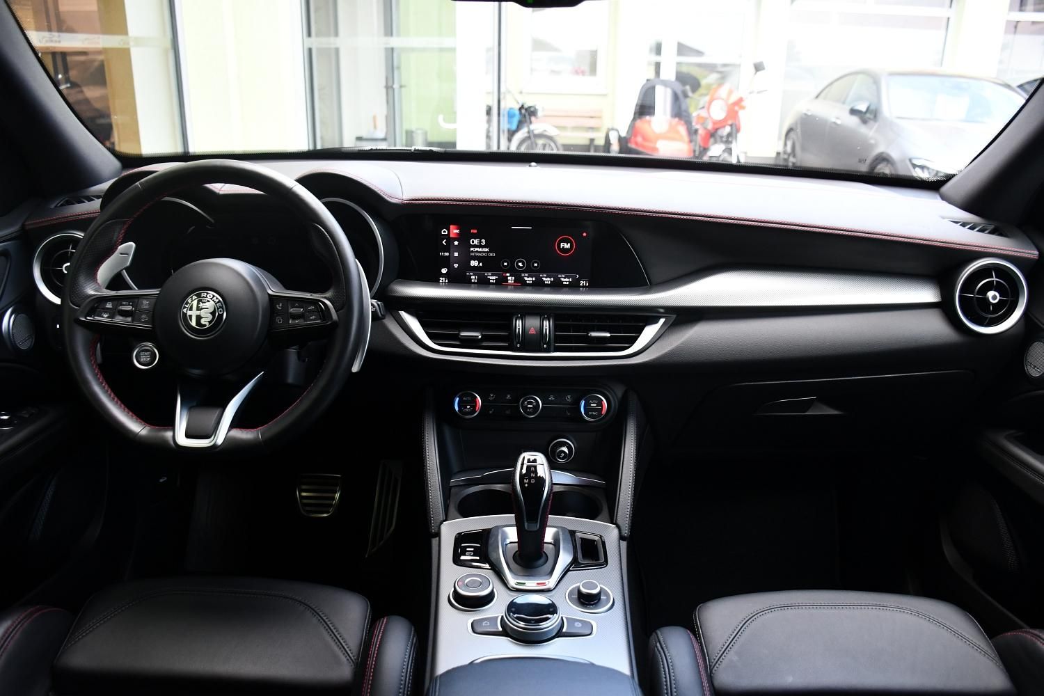 Alfa Romeo Stelvio, 2.2 JTDm Competizione Q4 - fotka 5