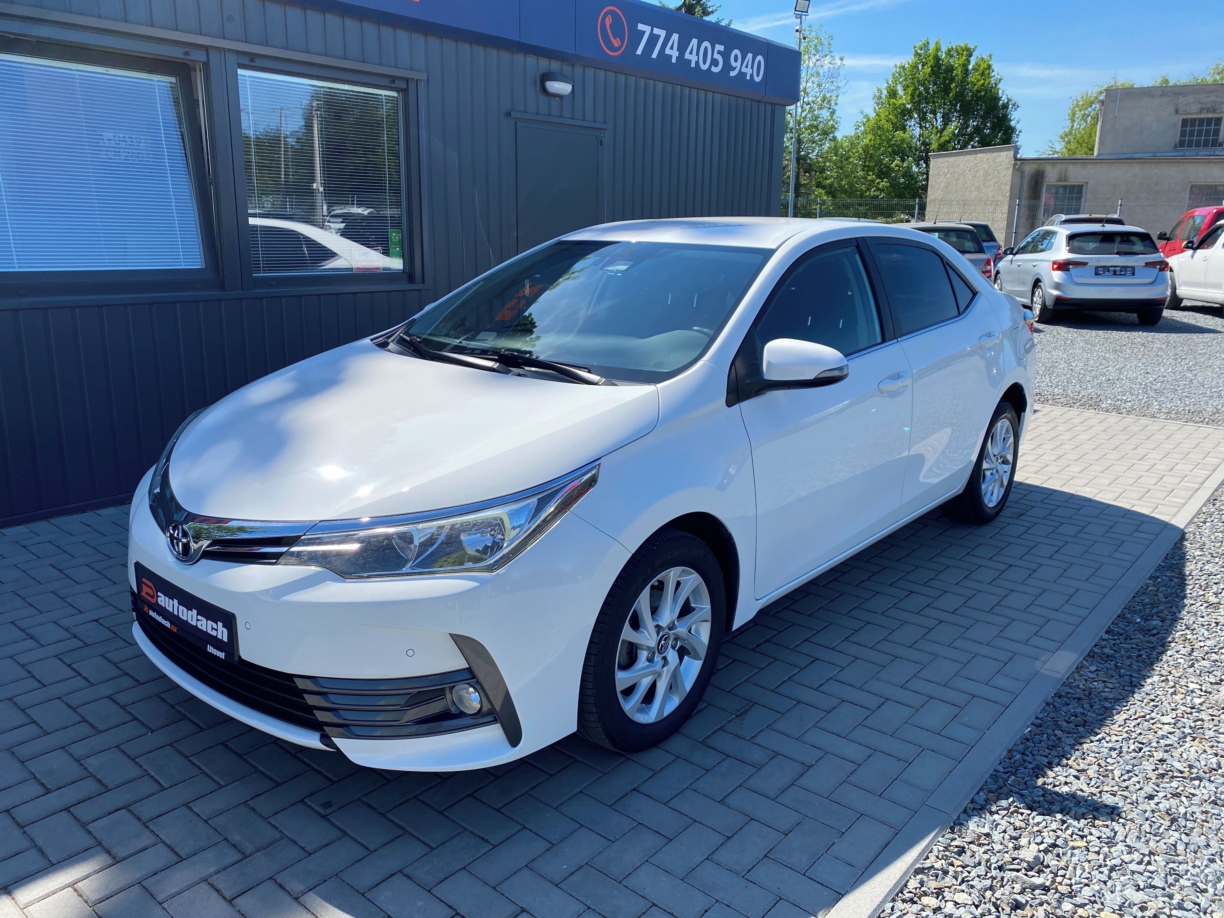 Toyota Corolla, 1.6i 97kW- 1xMAJ.-ČR-75 000KM - fotka 2