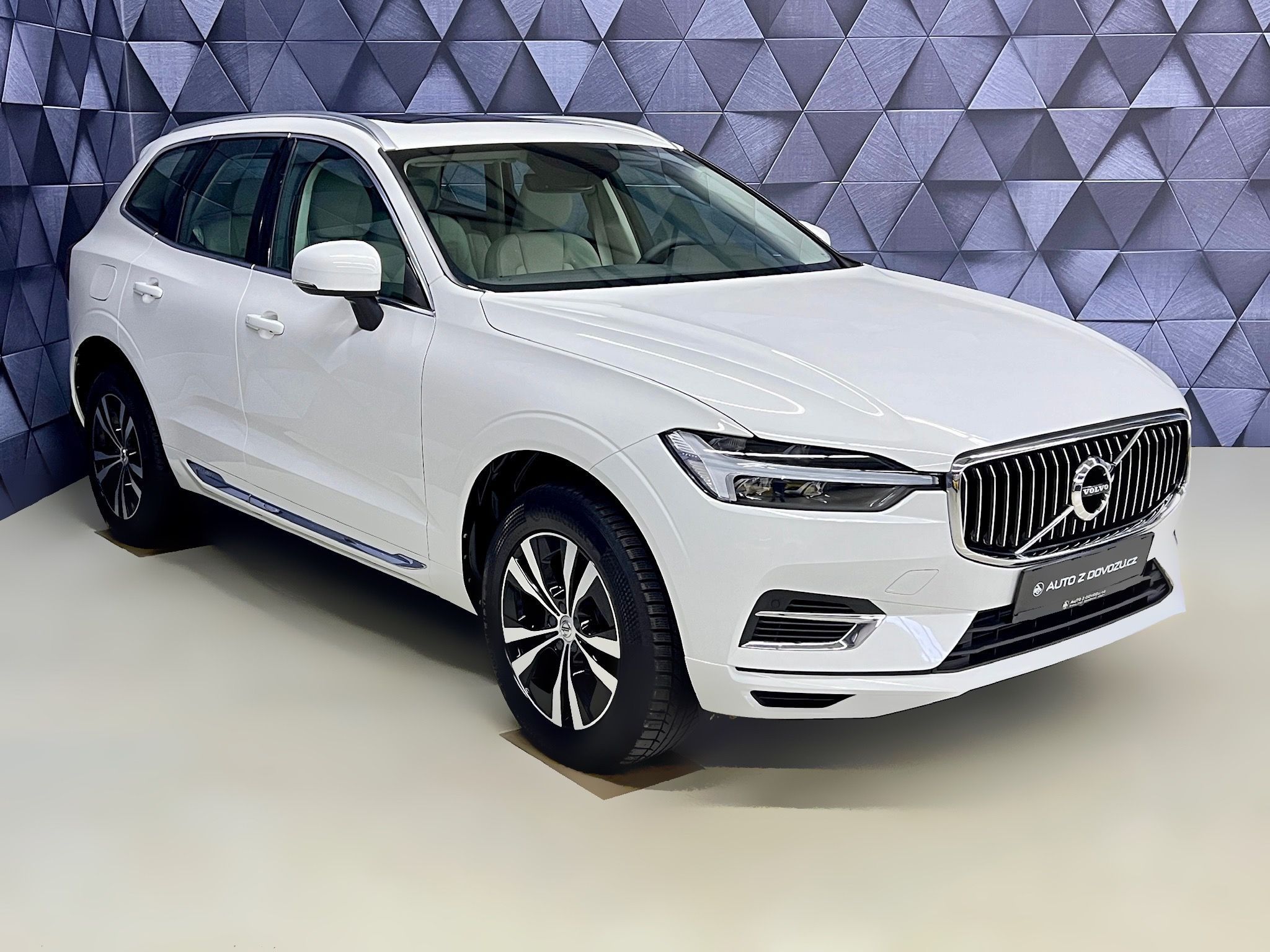 Volvo XC60, T6 AWD RECHARGE, ACC, PANORAMA - fotka 4