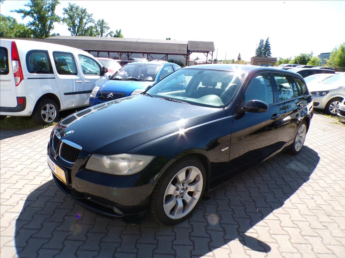BMW Řada 3, 2,0   320D - fotka 2