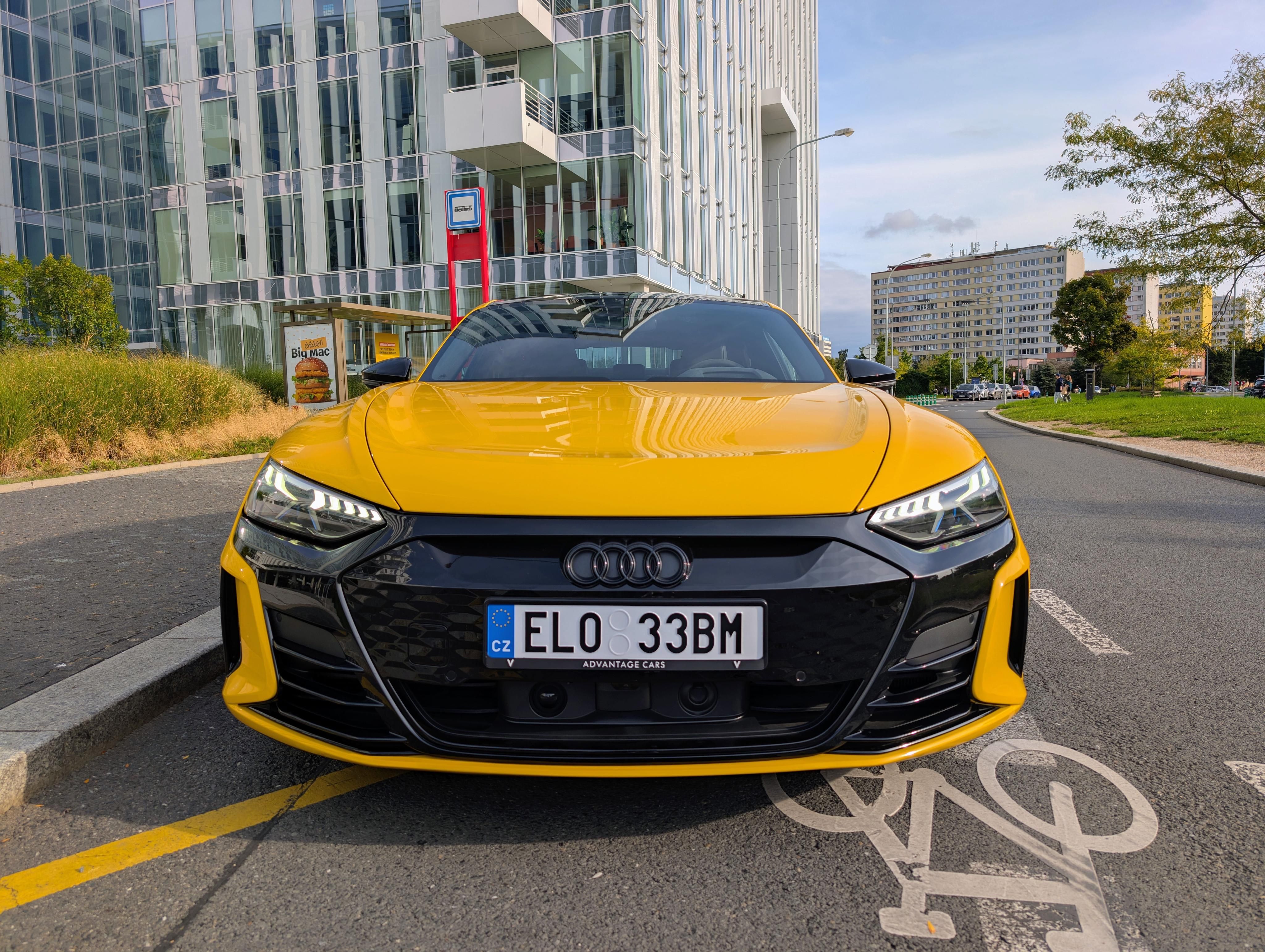 Audi RS e-tron GT, Exclusive Yellow Carbon/Alc/BO - fotka 2