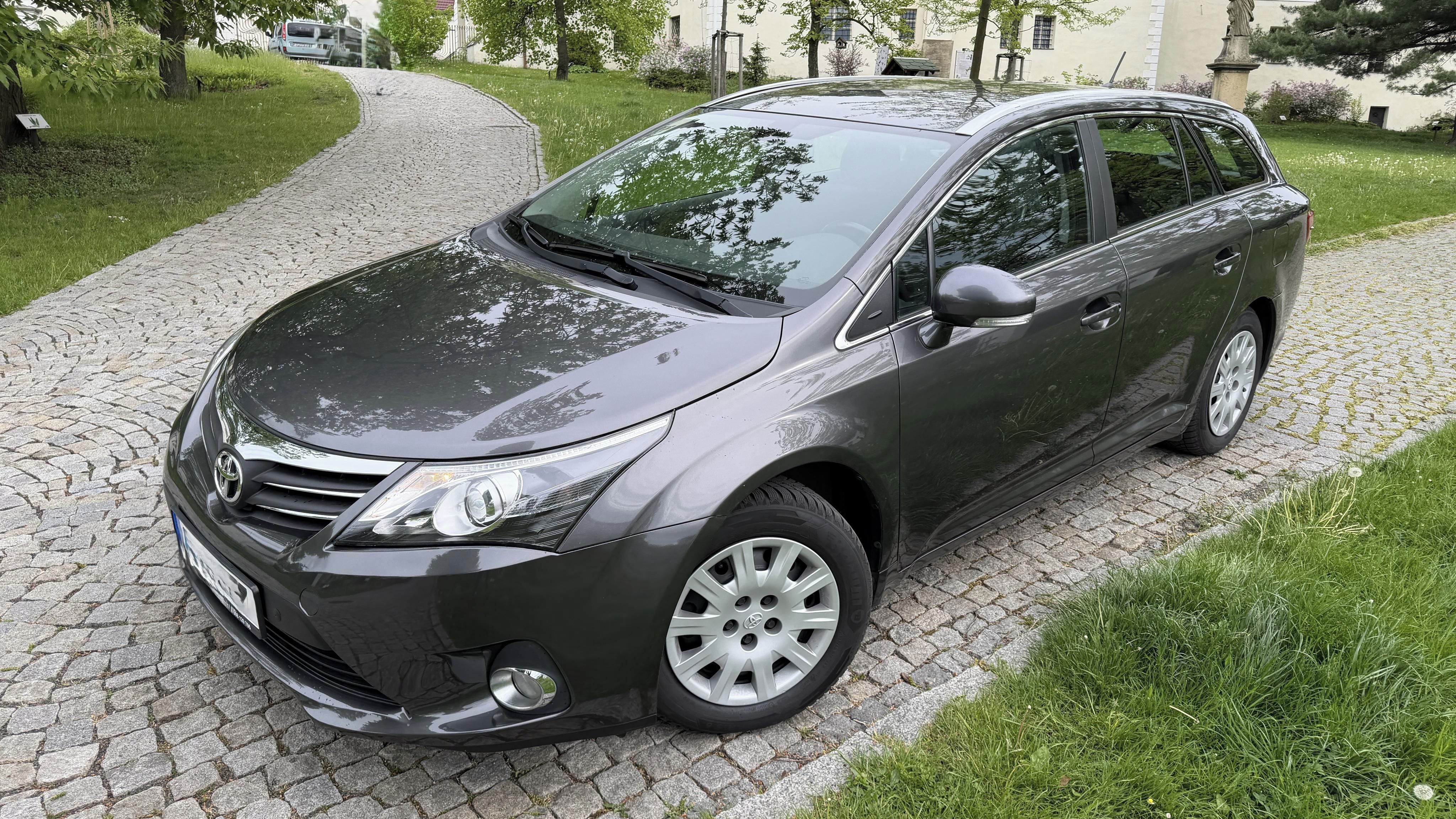 Toyota Avensis, Avensis kombi T27 2.0D D-4D - fotka 3